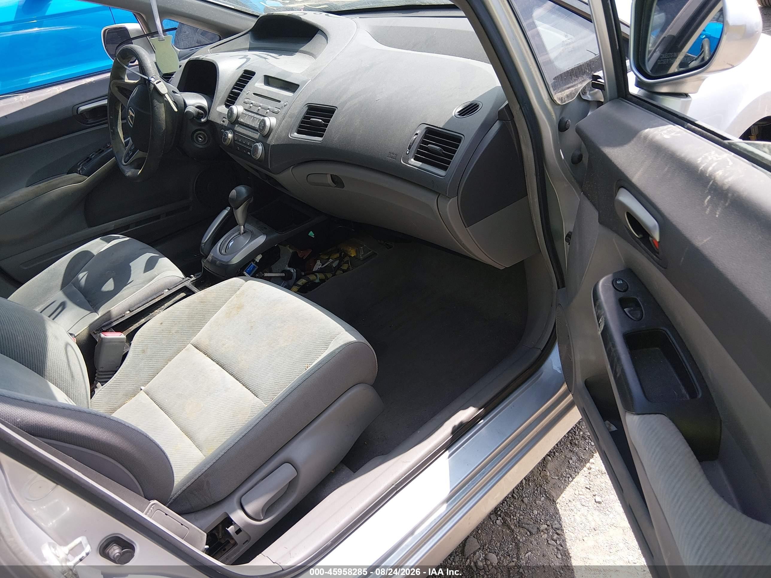 2009 Honda Civic Lx Серебряный vin: 19XFA16539E046684