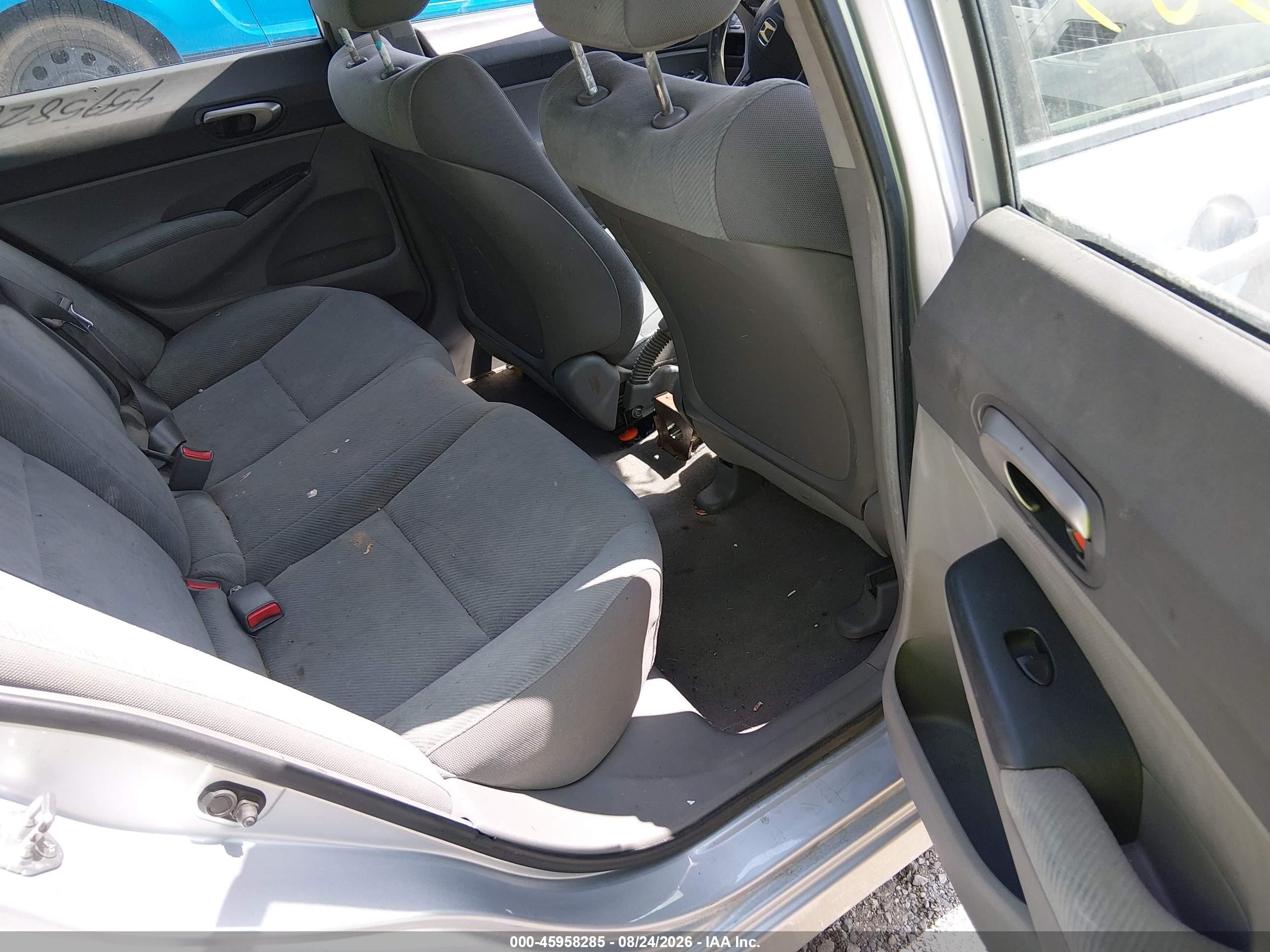 2009 Honda Civic Lx Серебряный vin: 19XFA16539E046684
