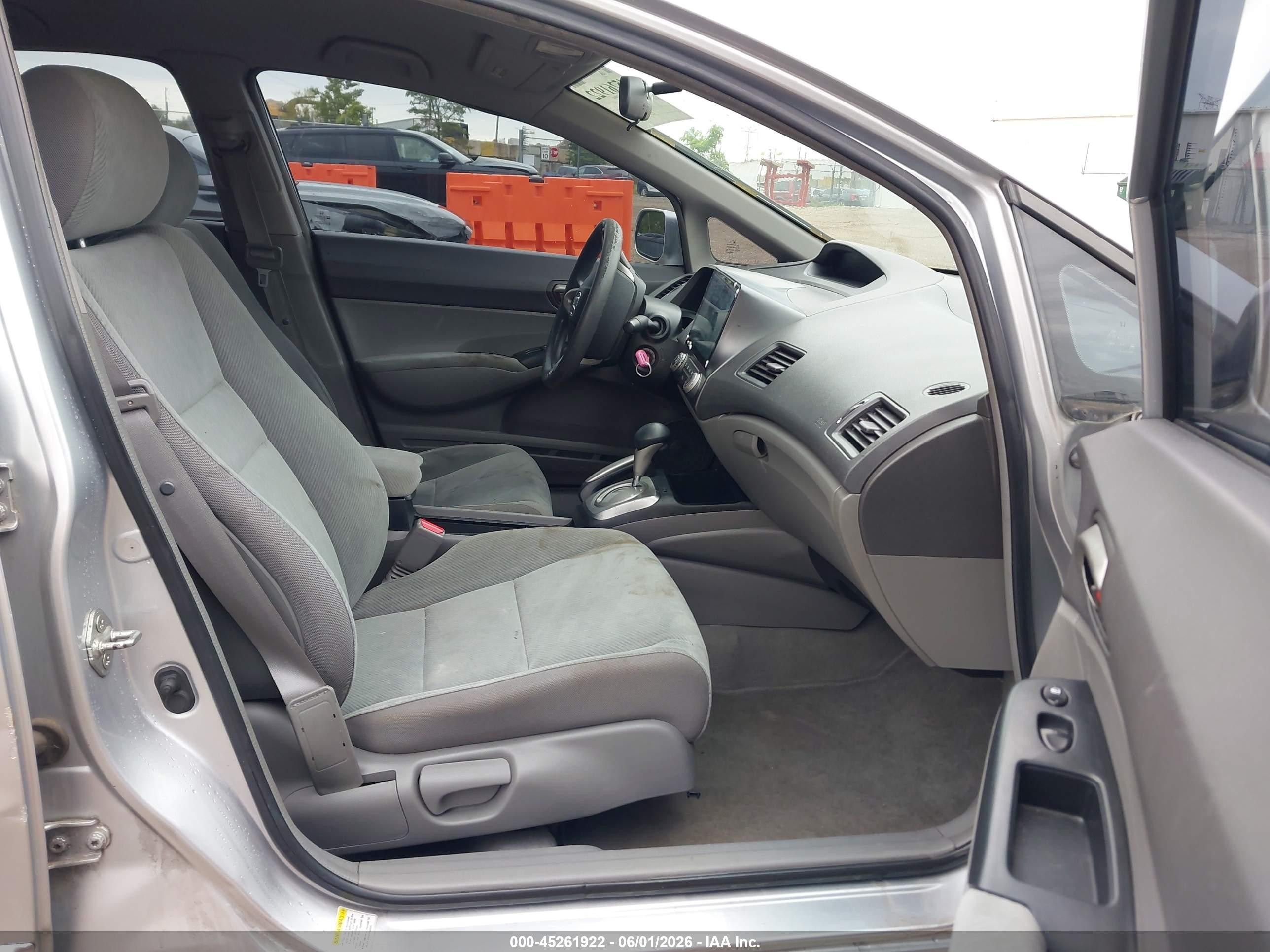 2009 Honda Civic Lx Серебряный vin: 19XFA16549E047181
