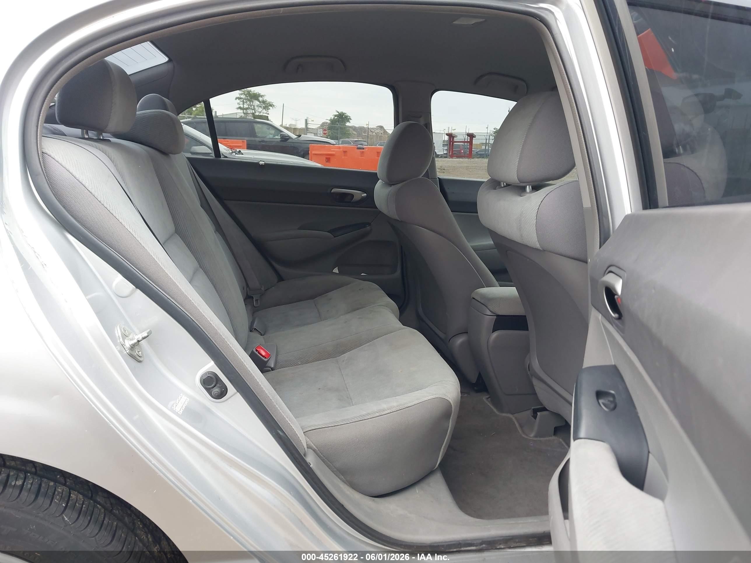2009 Honda Civic Lx Серебряный vin: 19XFA16549E047181