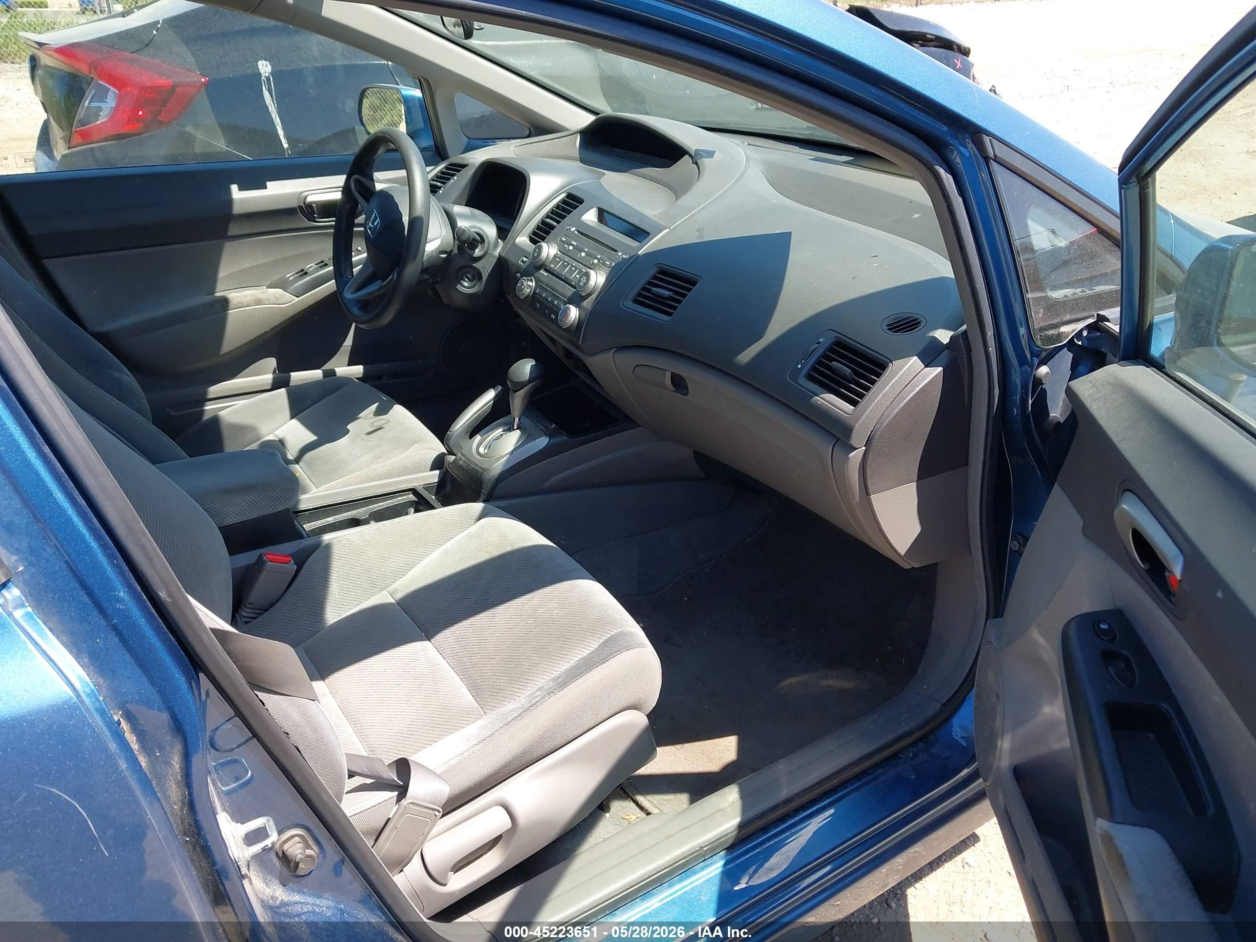 2009 Honda Civic Lx Blue vin: 19XFA16559E000791