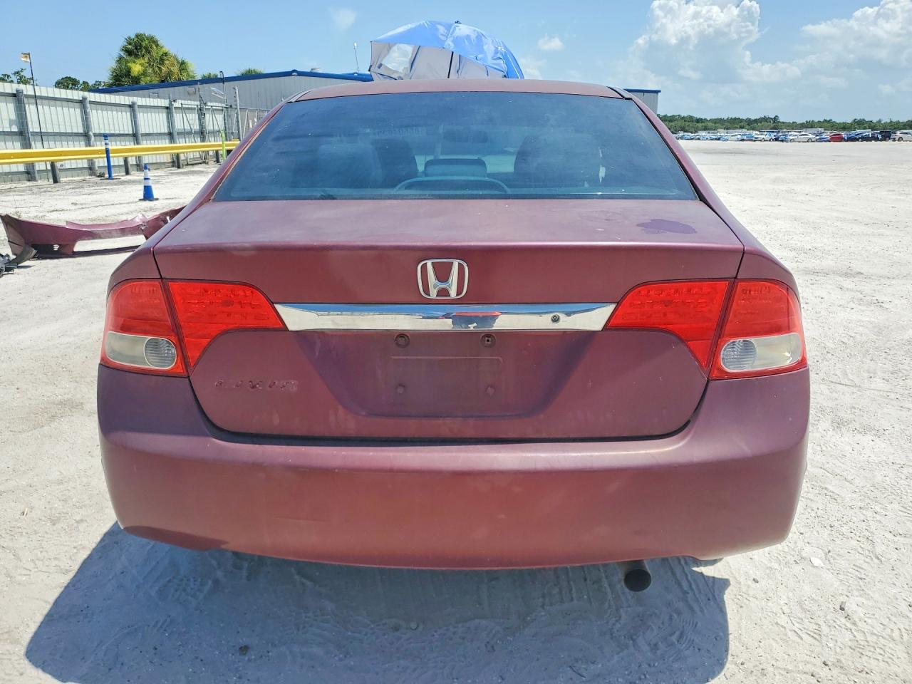 2009 Honda Civic Lx Красный vin: 19XFA16559E005697