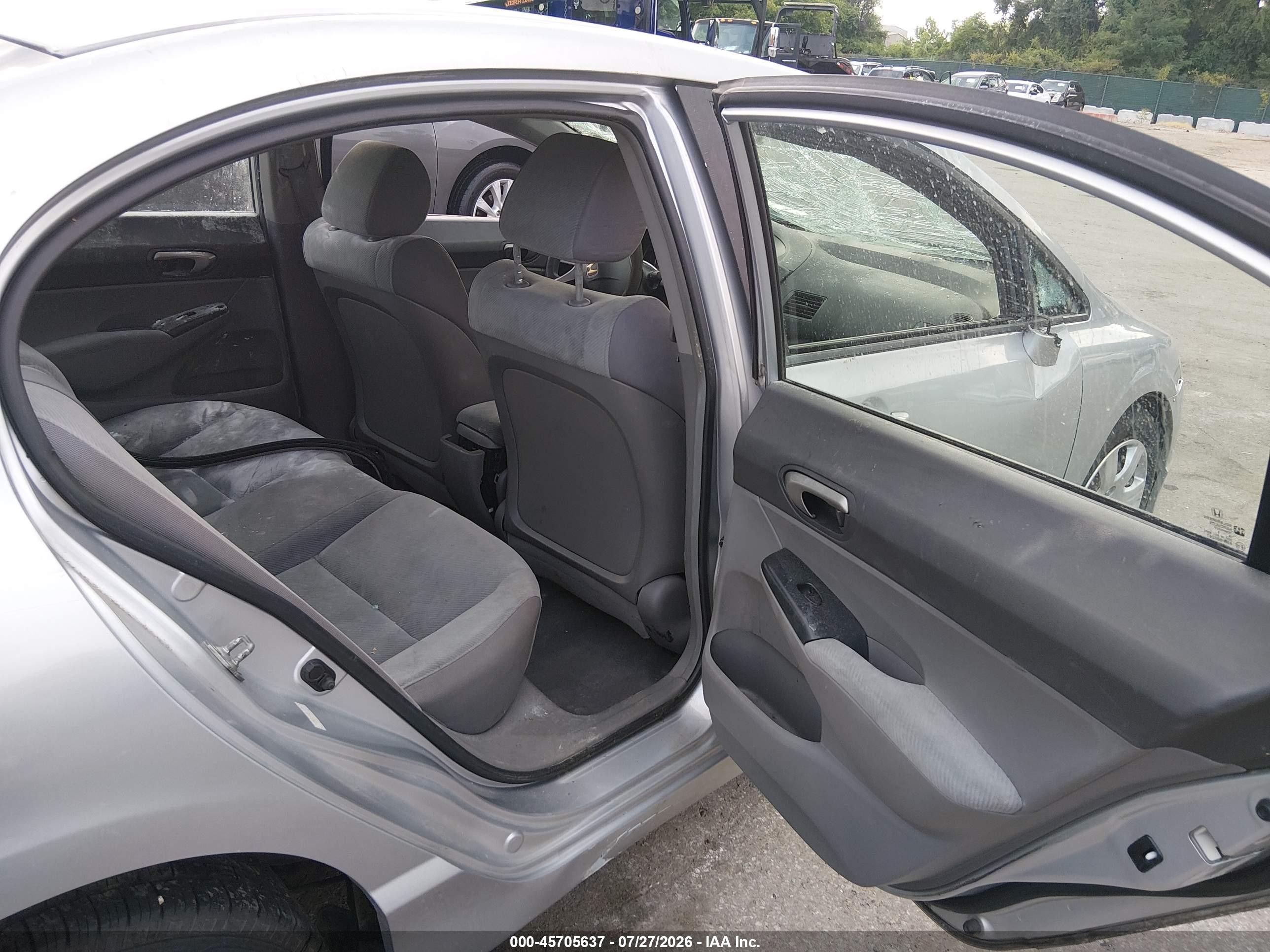 2009 Honda Civic Lx Silver vin: 19XFA16599E018355
