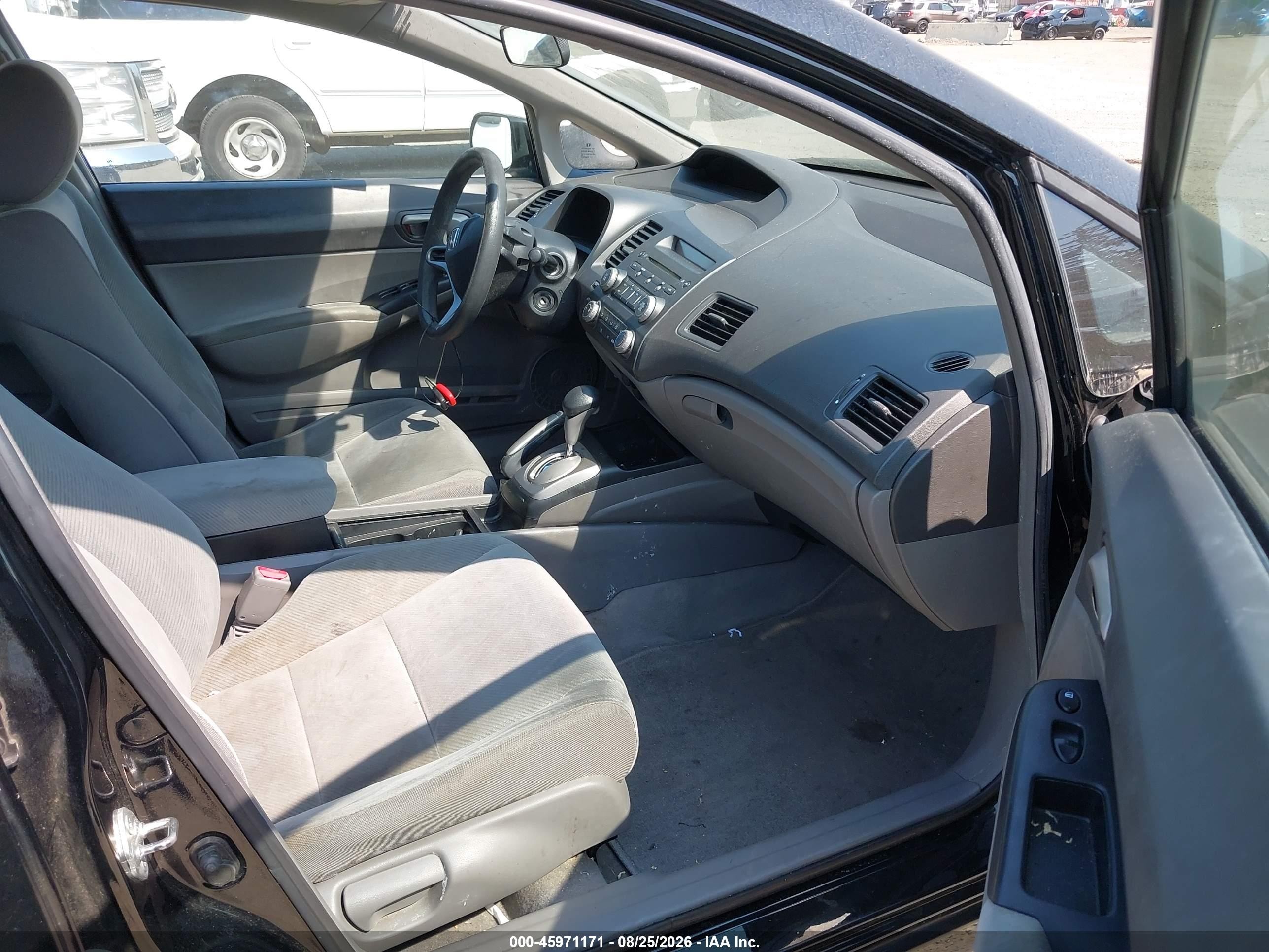 2009 Honda Civic Lx Черный vin: 19XFA16599E045961