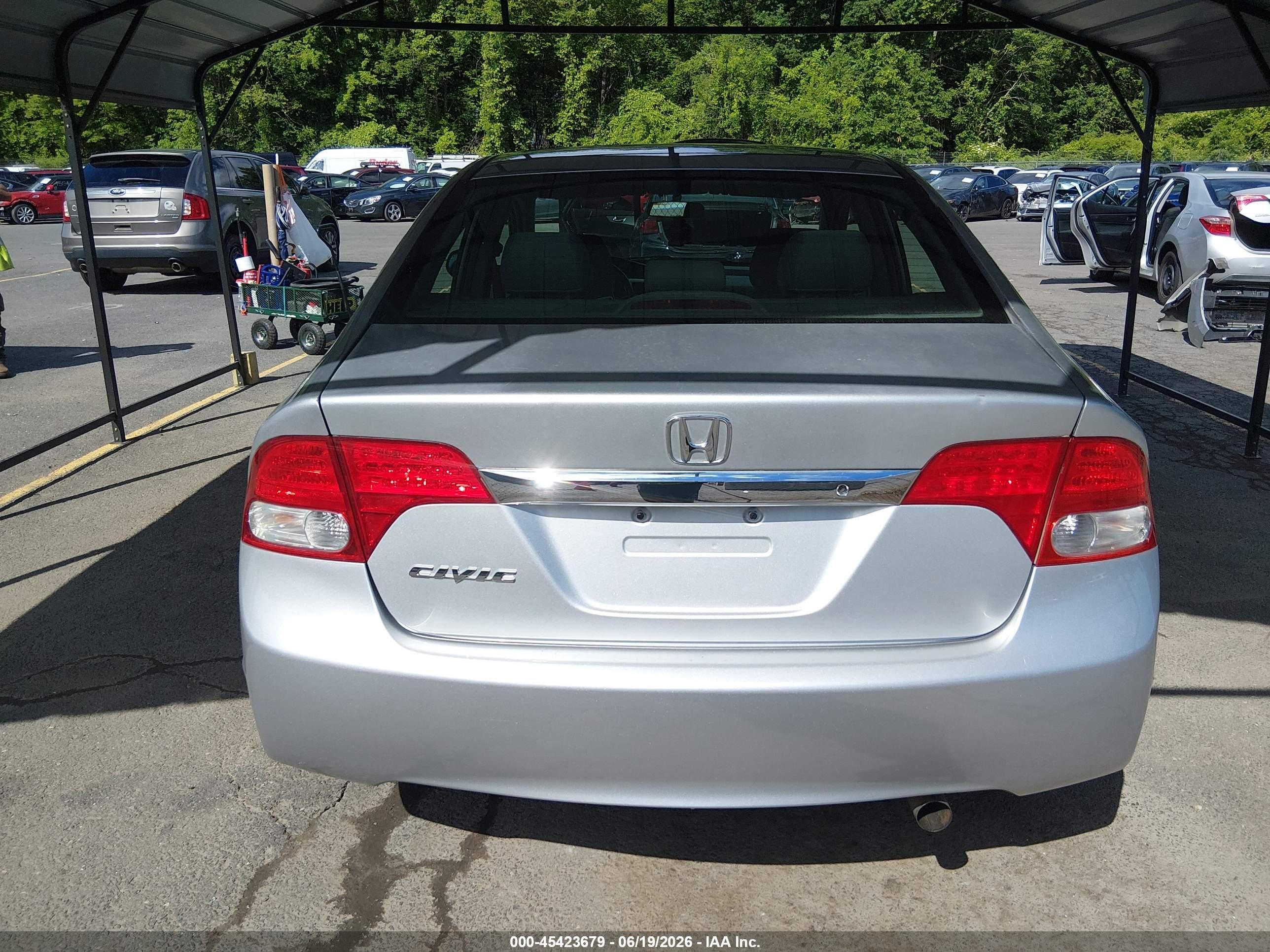 2011 Honda Civic Vp Silver vin: 19XFA1F39BE032972