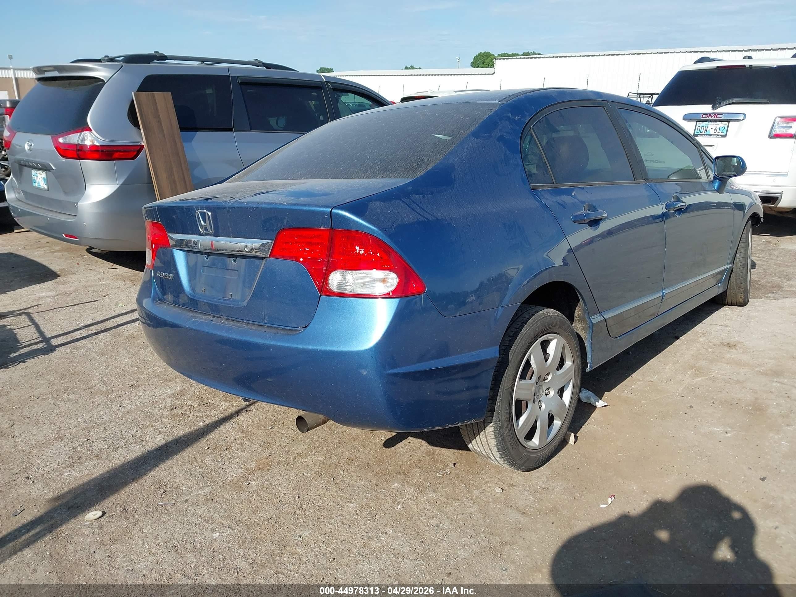 2010 Honda Civic Lx Blue vin: 19XFA1F51AE058157