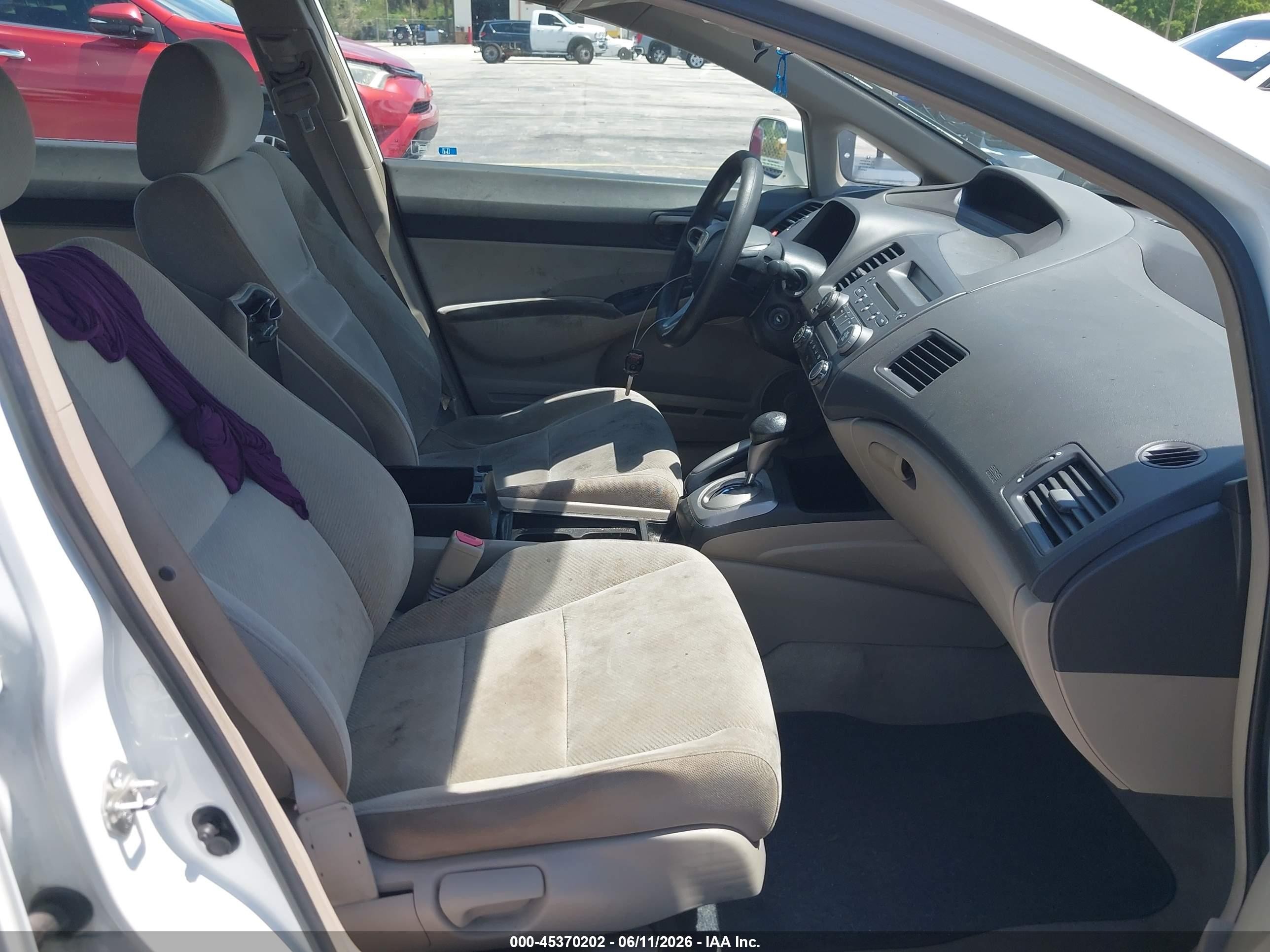 2011 Honda Civic Lx Белый vin: 19XFA1F51BE016881