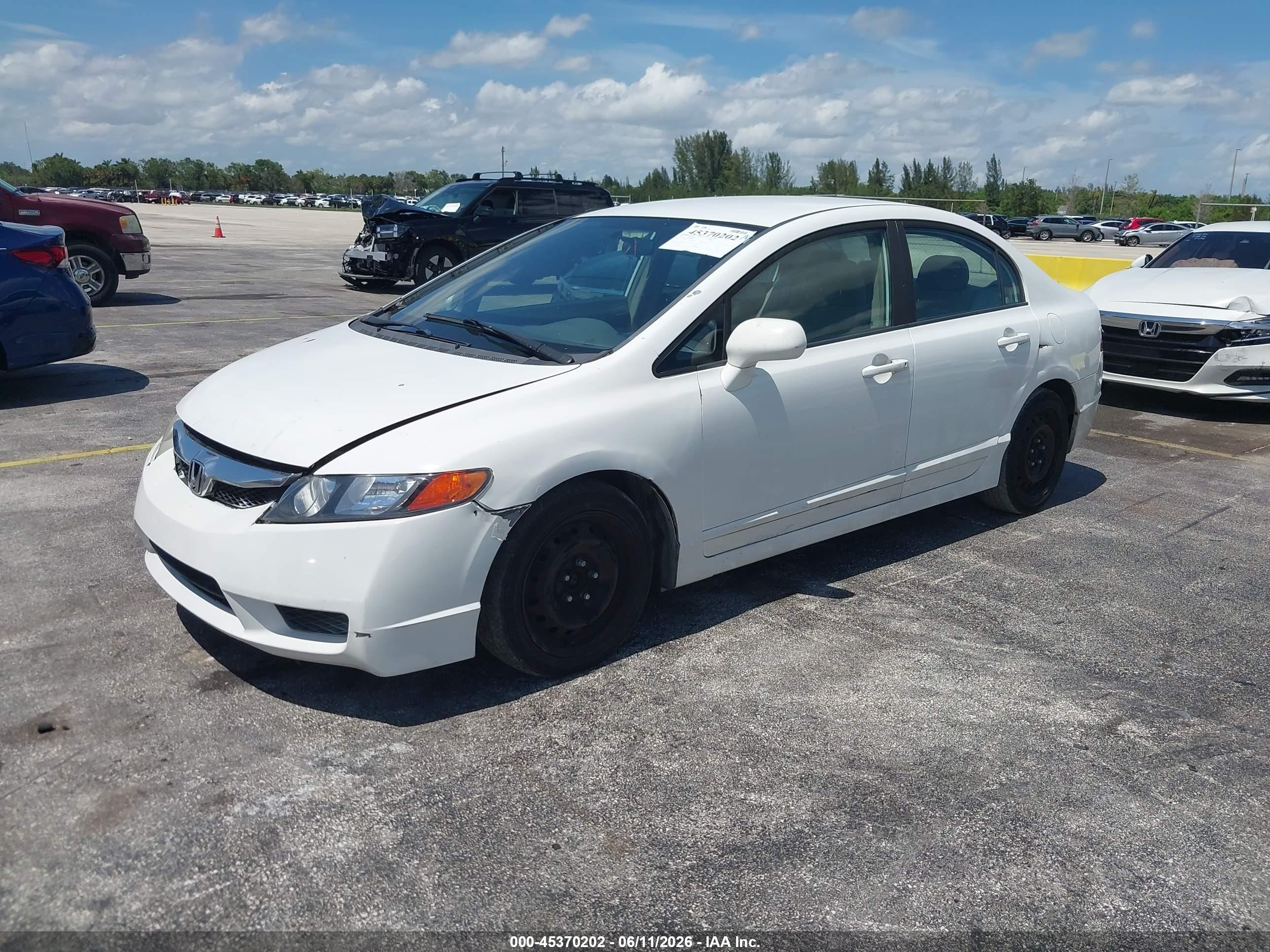 2011 Honda Civic Lx Белый vin: 19XFA1F51BE016881