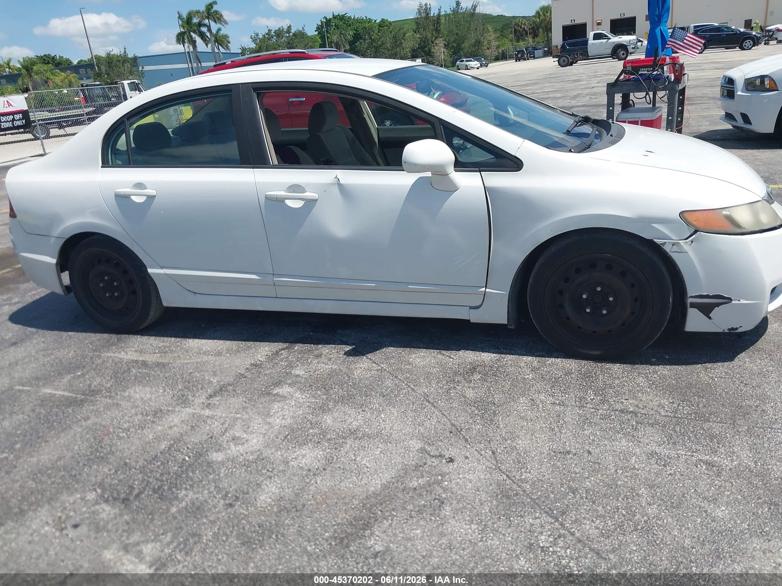 2011 Honda Civic Lx Белый vin: 19XFA1F51BE016881