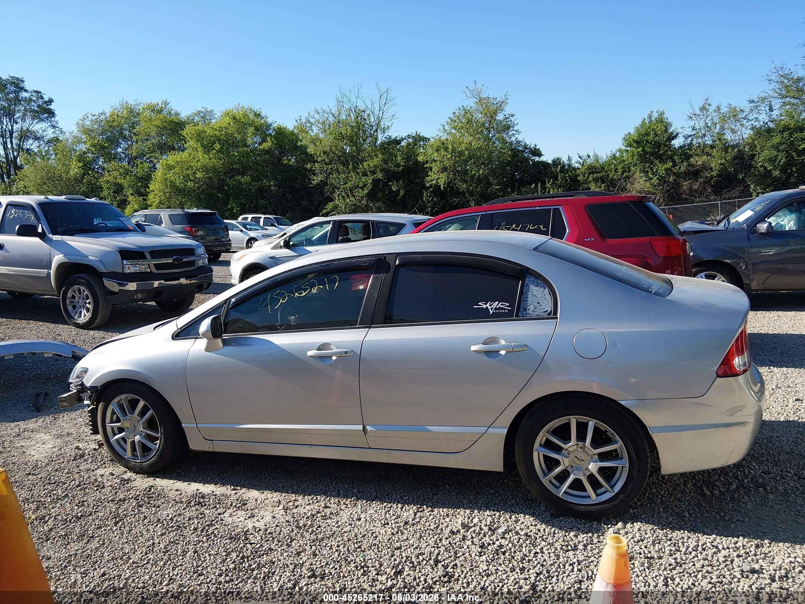 2011 Honda Civic Lx Silver vin: 19XFA1F51BE046852