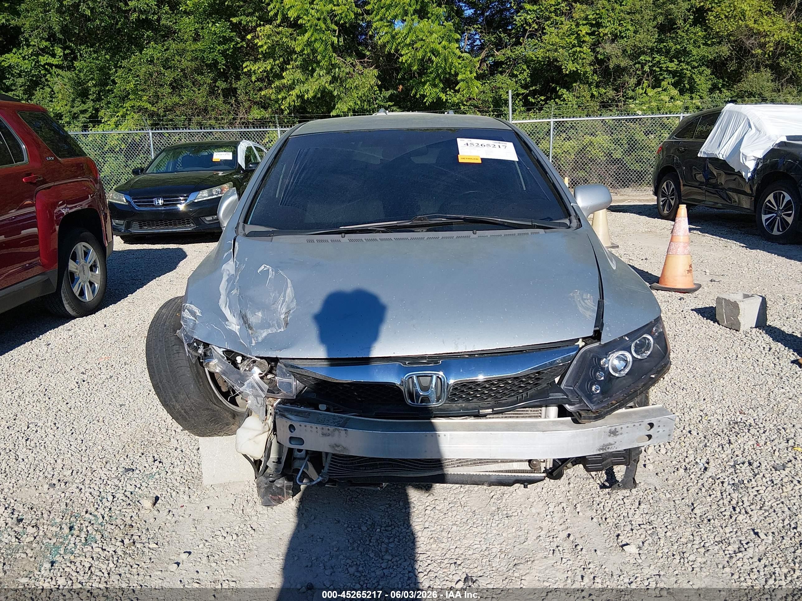 2011 Honda Civic Lx Silver vin: 19XFA1F51BE046852