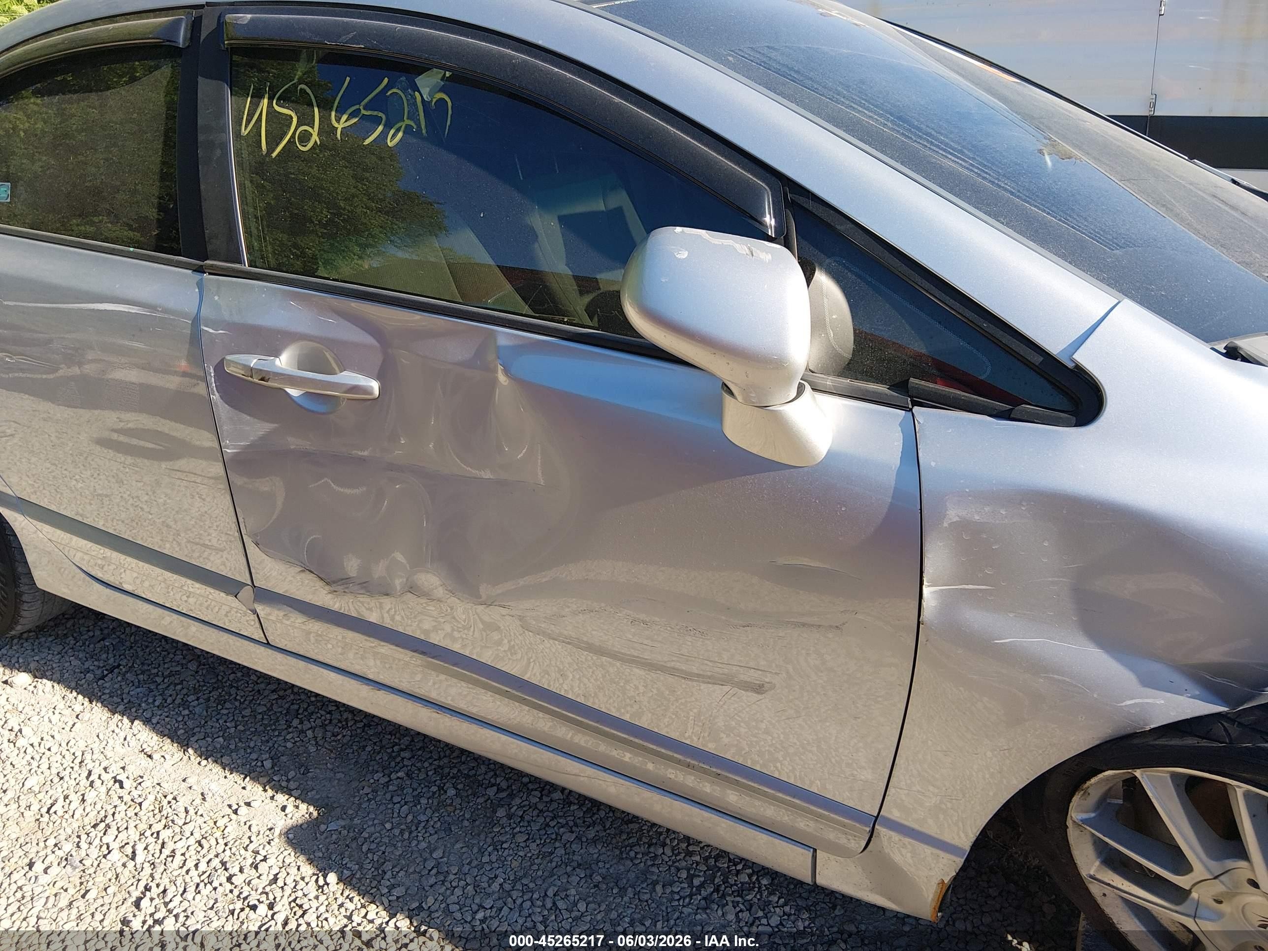2011 Honda Civic Lx Silver vin: 19XFA1F51BE046852