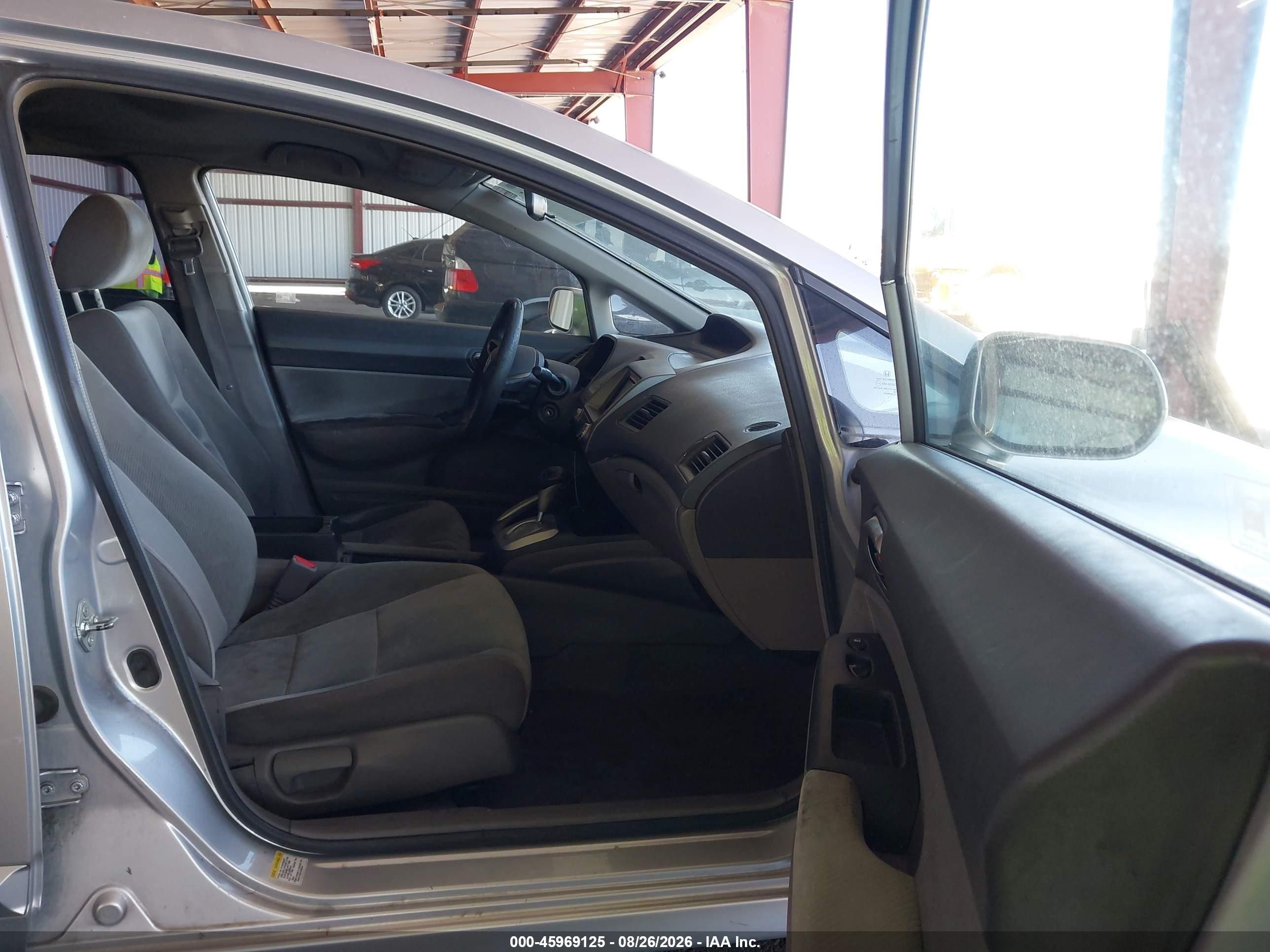 2010 Honda Civic Lx Серебряный vin: 19XFA1F52AE052805