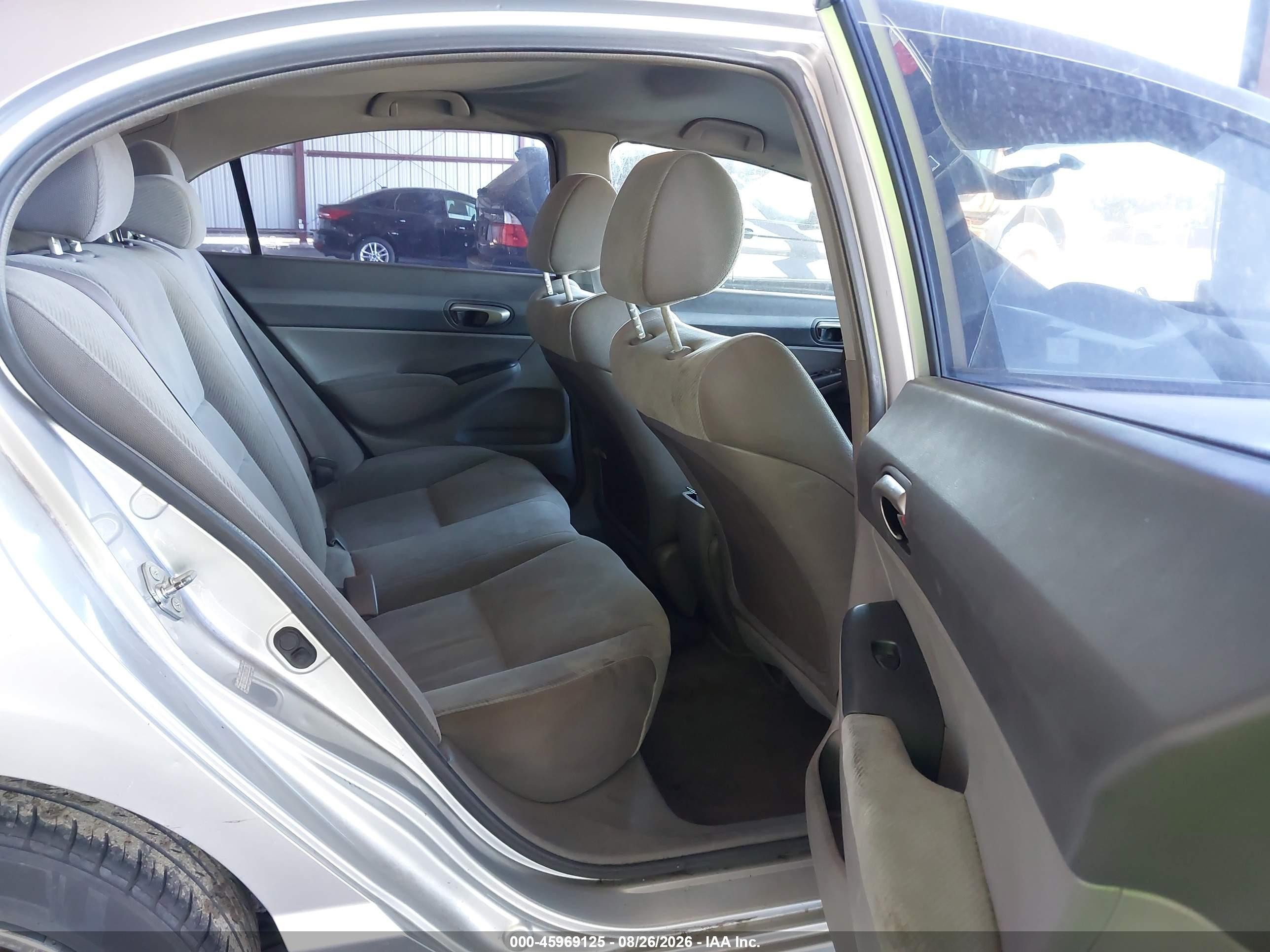 2010 Honda Civic Lx Серебряный vin: 19XFA1F52AE052805