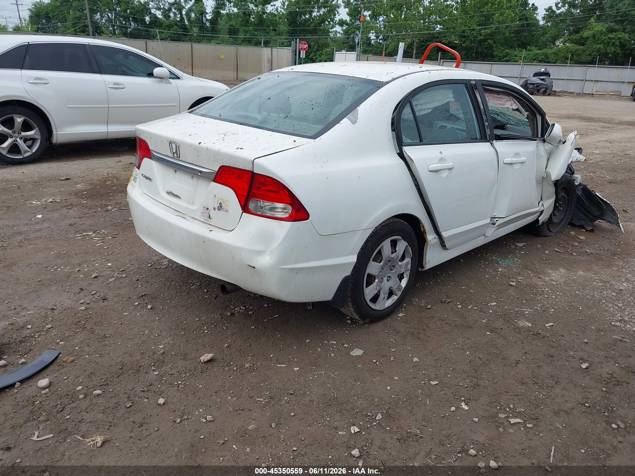 2011 Honda Civic Lx White vin: 19XFA1F53BE003338
