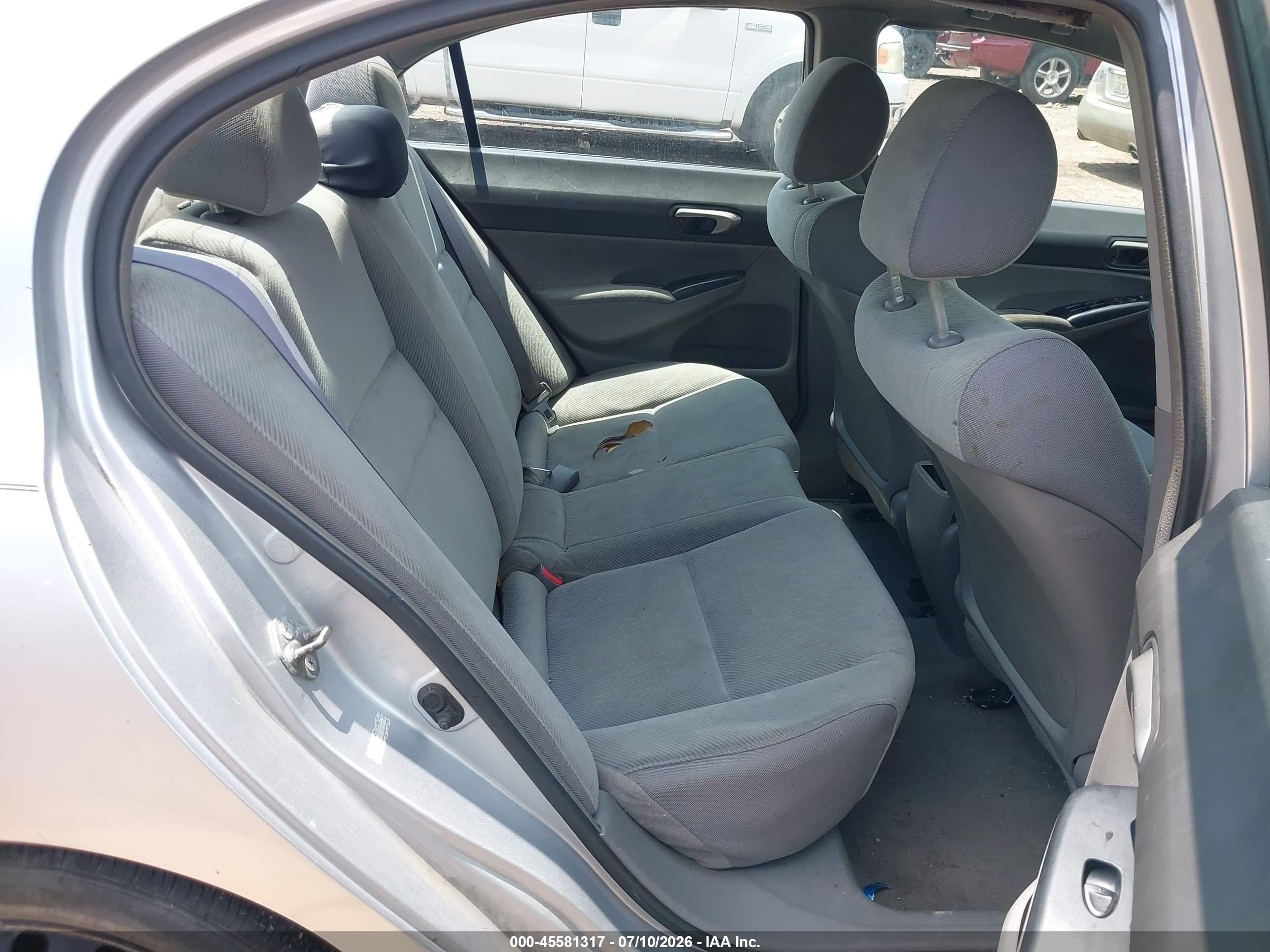 2011 Honda Civic Lx Silver vin: 19XFA1F53BE039739