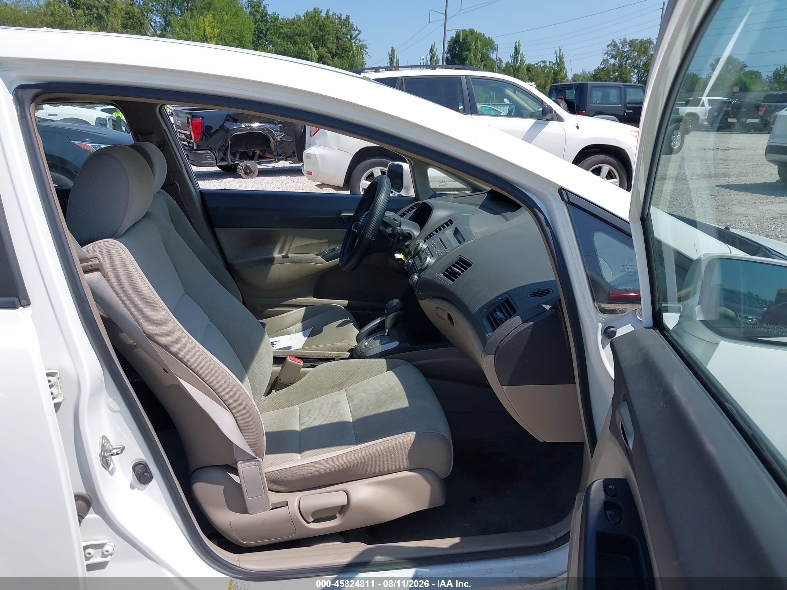 2010 Honda Civic Lx White vin: 19XFA1F54AE014380