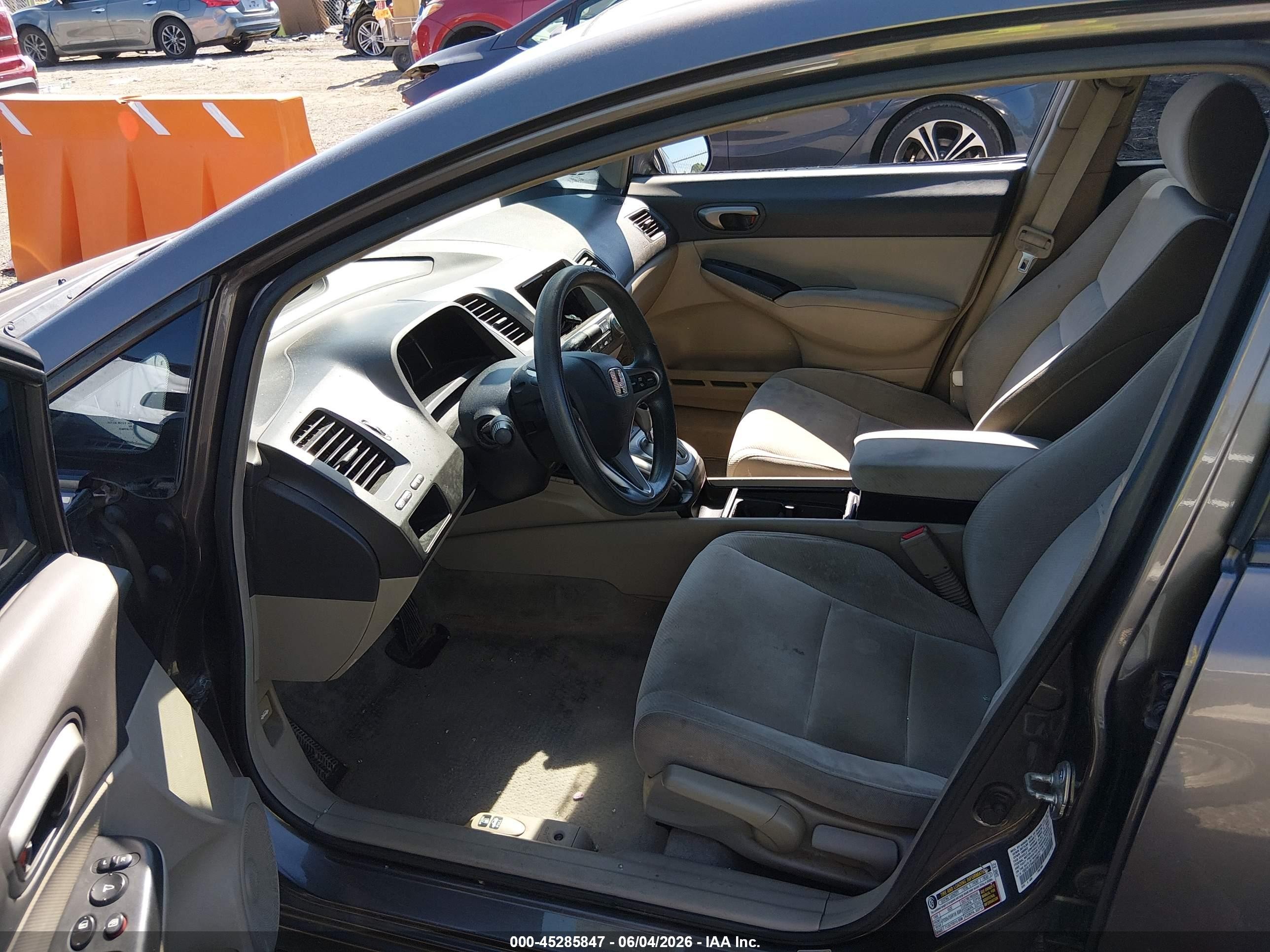 2010 Honda Civic Lx Gray vin: 19XFA1F54AE036671