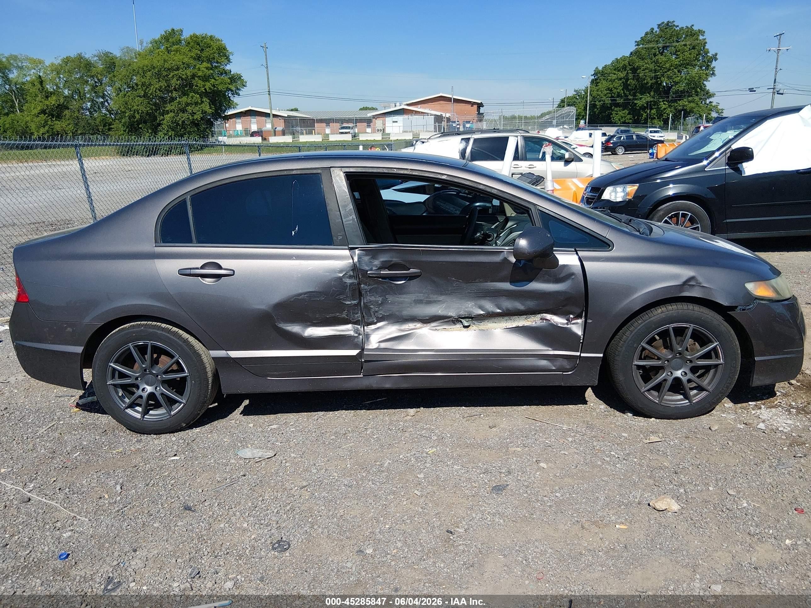 2010 Honda Civic Lx Gray vin: 19XFA1F54AE036671