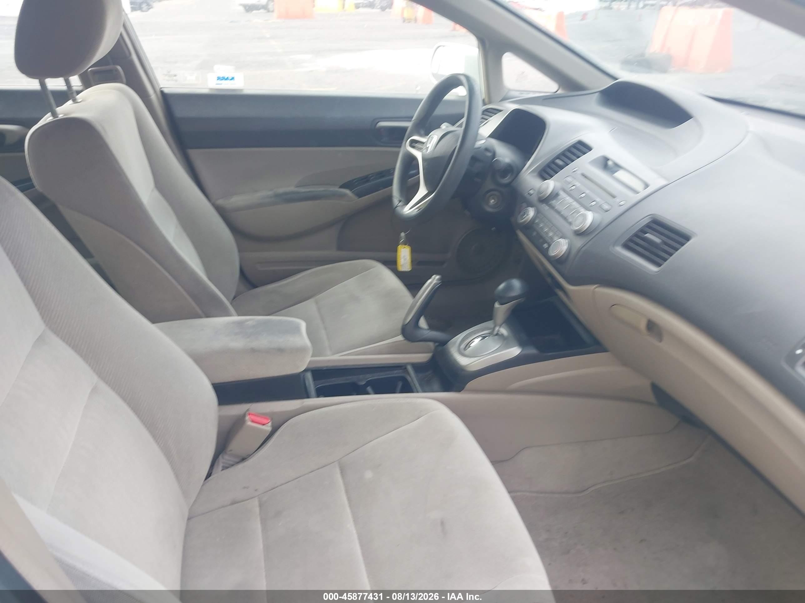 2010 Honda Civic Lx Белый vin: 19XFA1F55AE000505