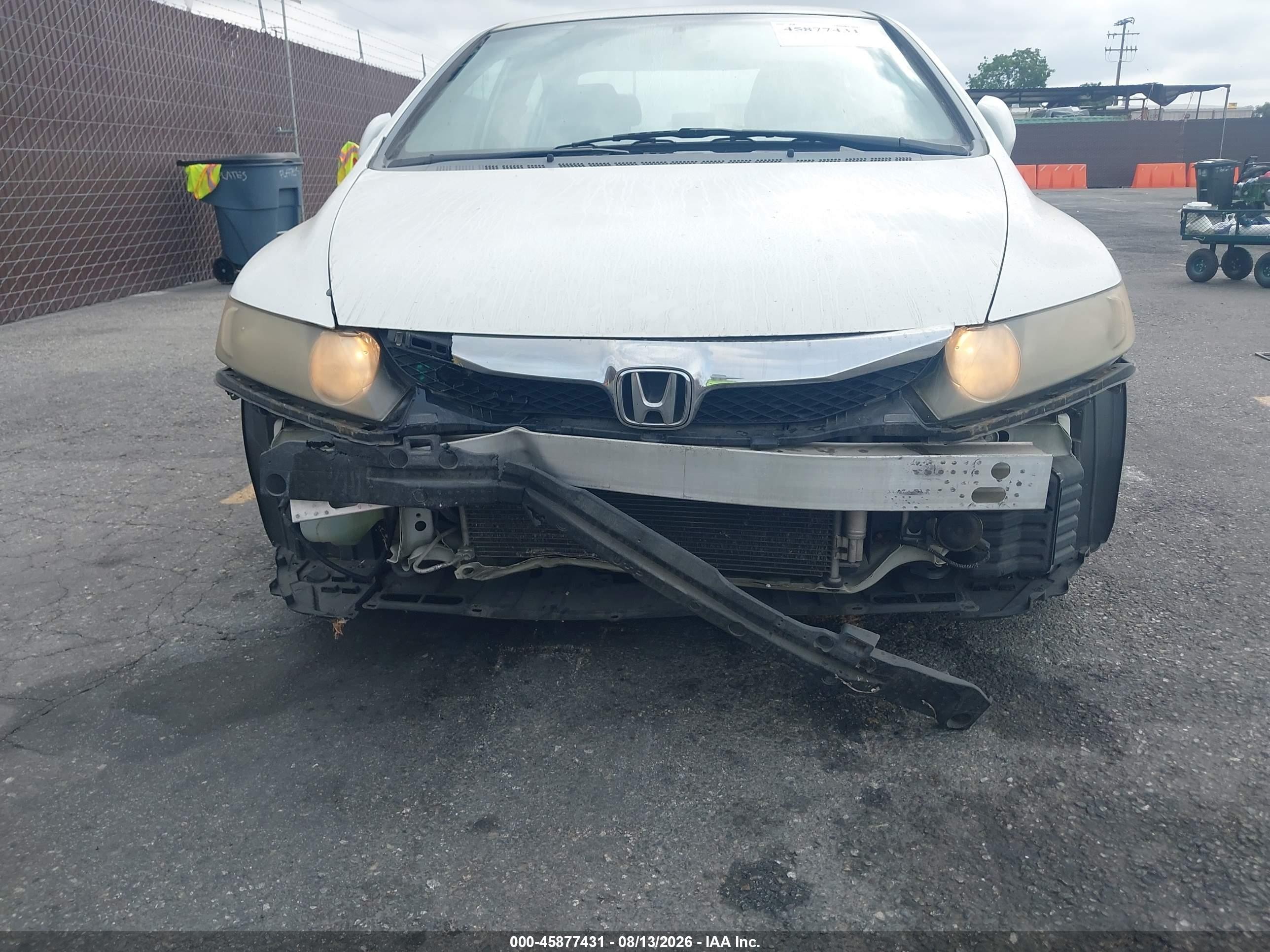 2010 Honda Civic Lx Белый vin: 19XFA1F55AE000505