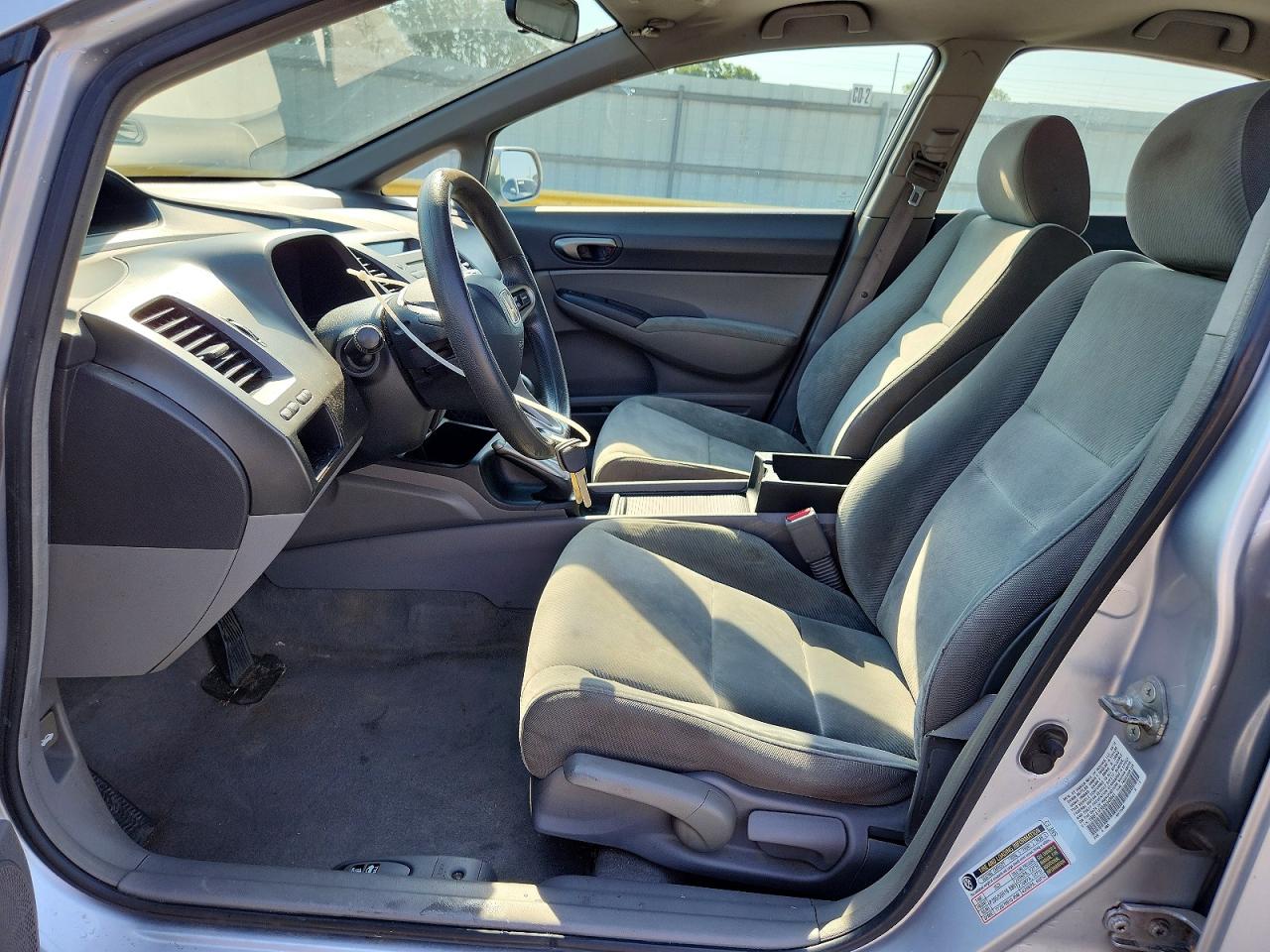 2010 Honda Civic Lx Silver vin: 19XFA1F55AE049641