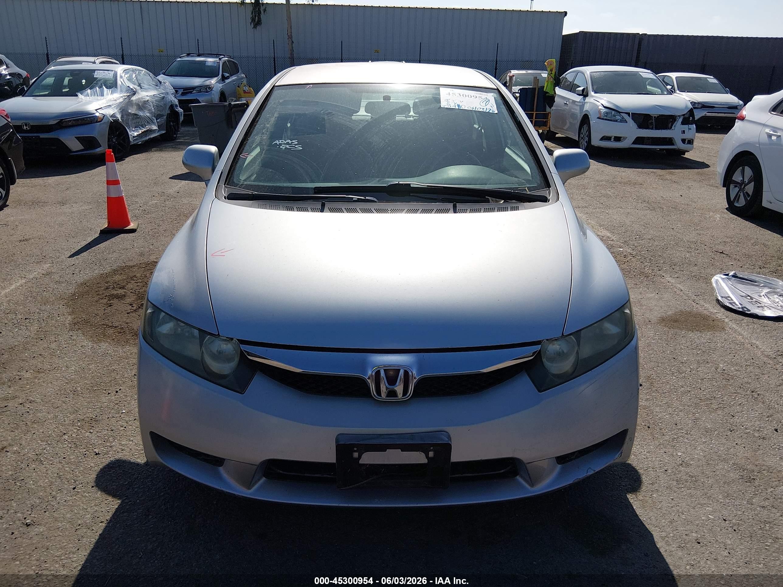 2010 Honda Civic Lx Silver vin: 19XFA1F55AE069498