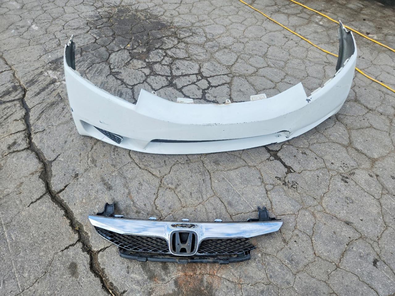 2011 Honda Civic Lx White vin: 19XFA1F55BE006712
