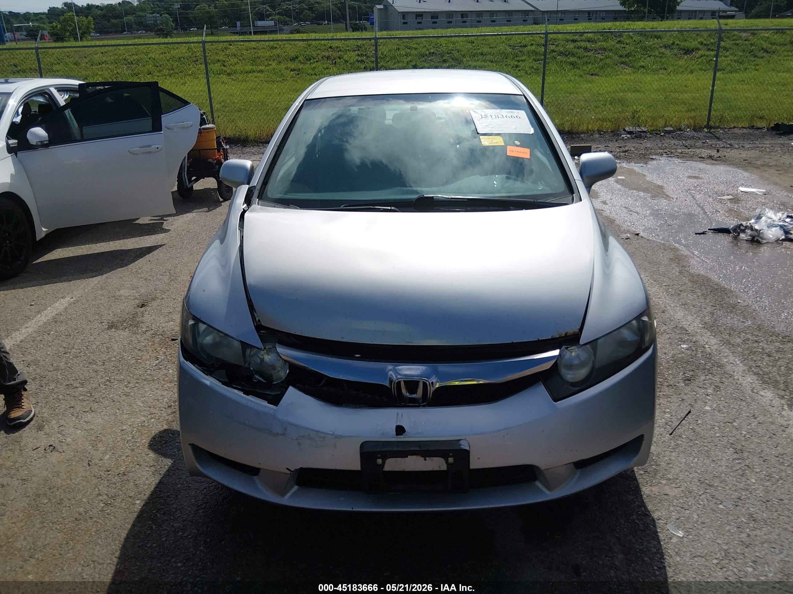 2010 Honda Civic Lx Серебряный vin: 19XFA1F57AE016009