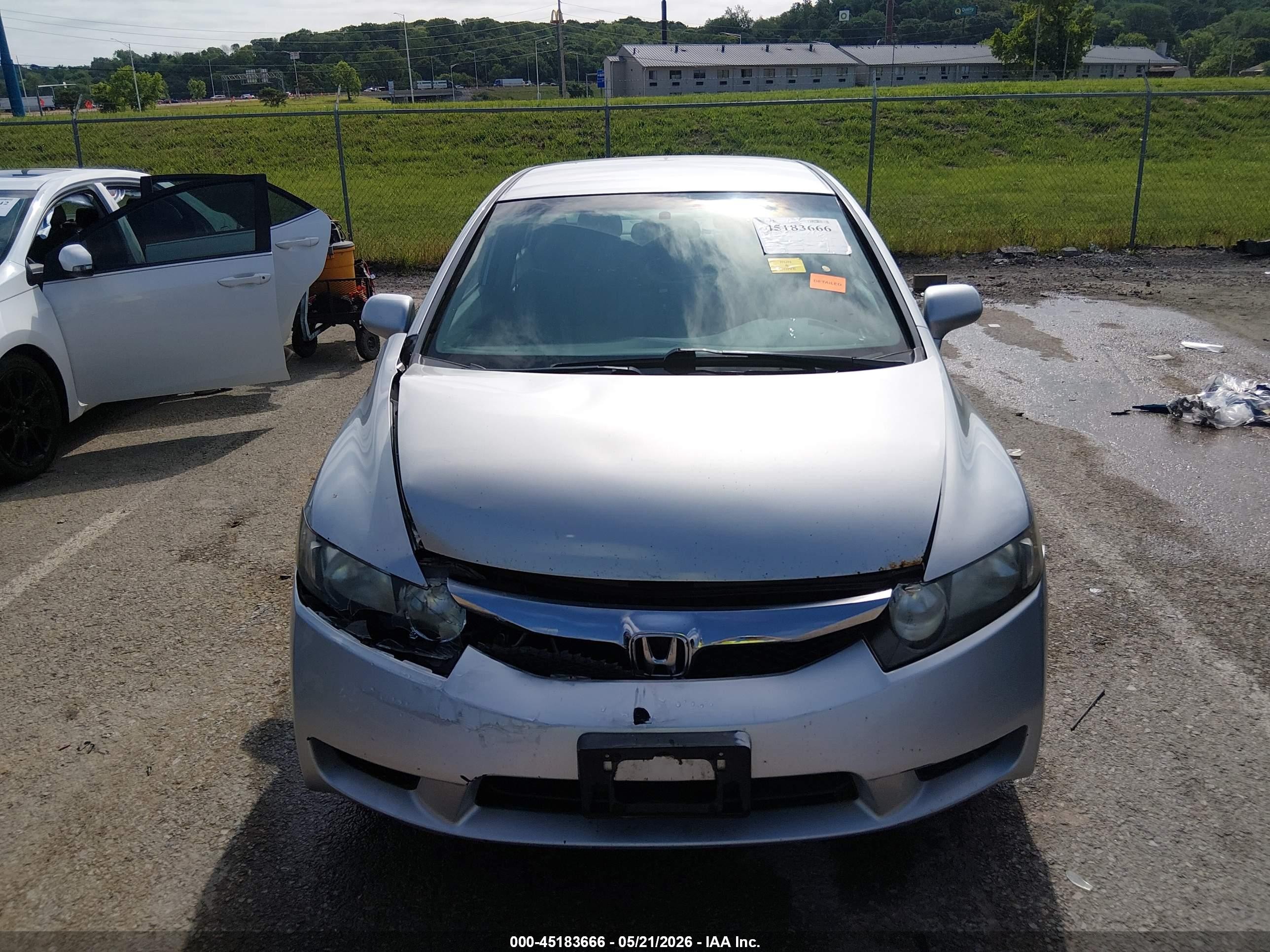 2010 Honda Civic Lx Серебряный vin: 19XFA1F57AE016009