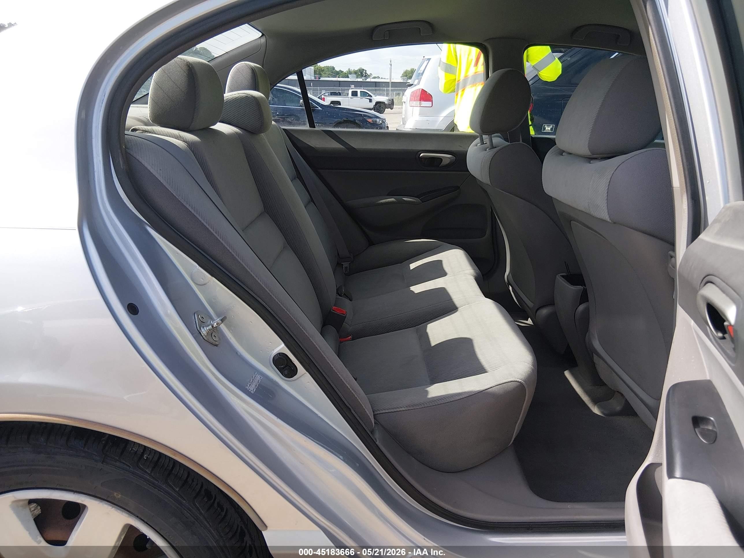 2010 Honda Civic Lx Серебряный vin: 19XFA1F57AE016009