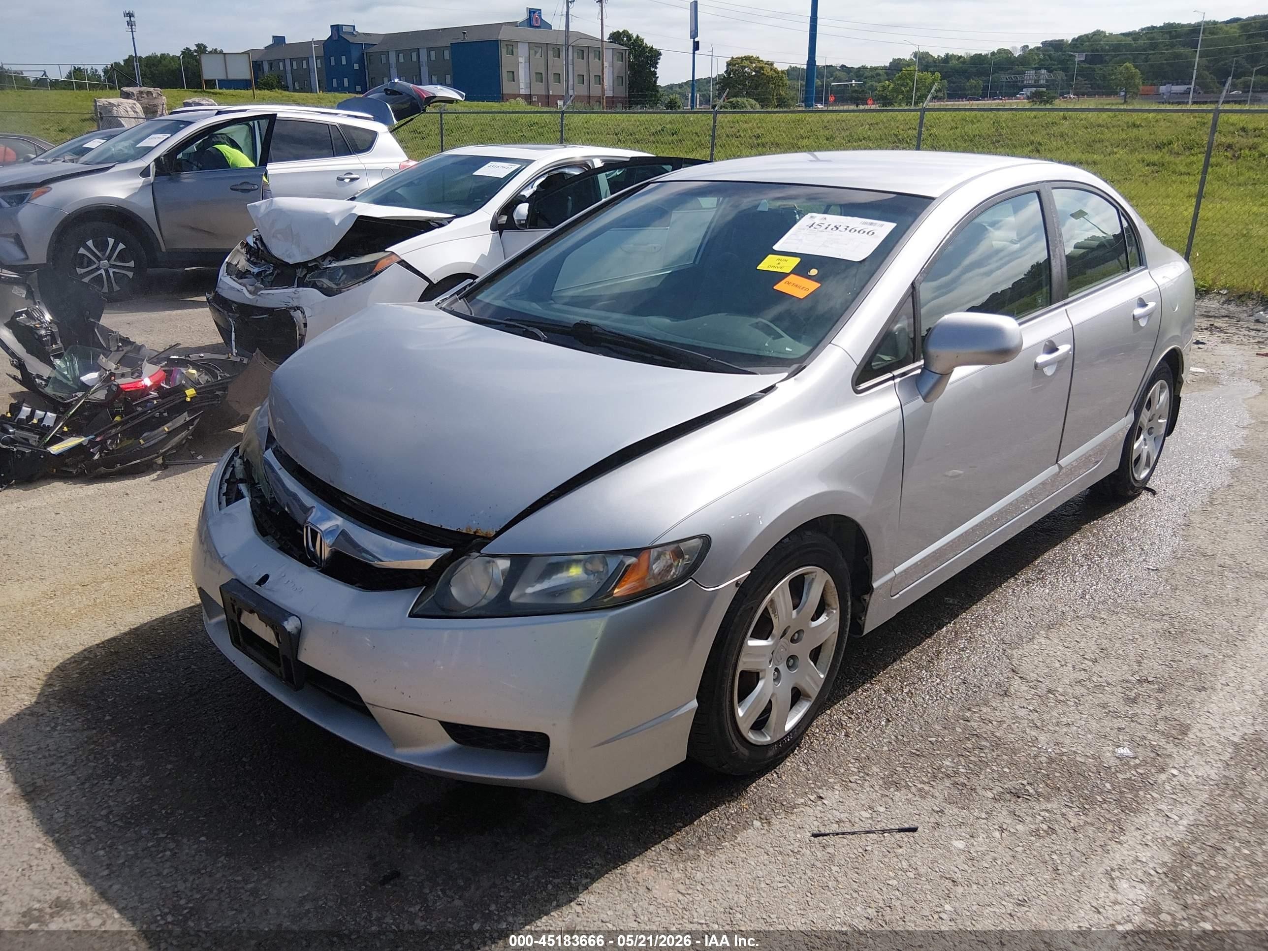 2010 Honda Civic Lx Серебряный vin: 19XFA1F57AE016009