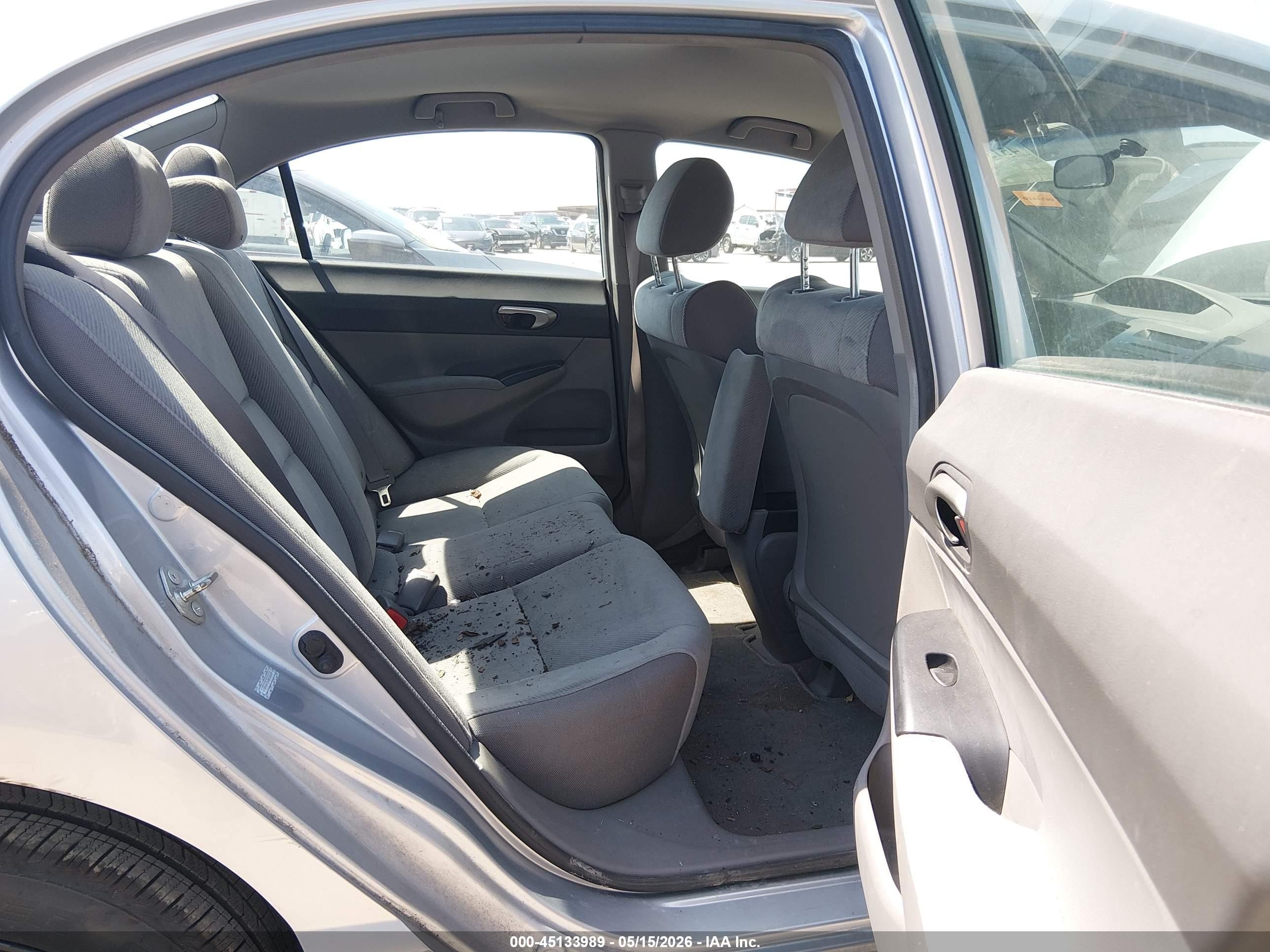 2010 Honda Civic Lx Silver vin: 19XFA1F57AE036504