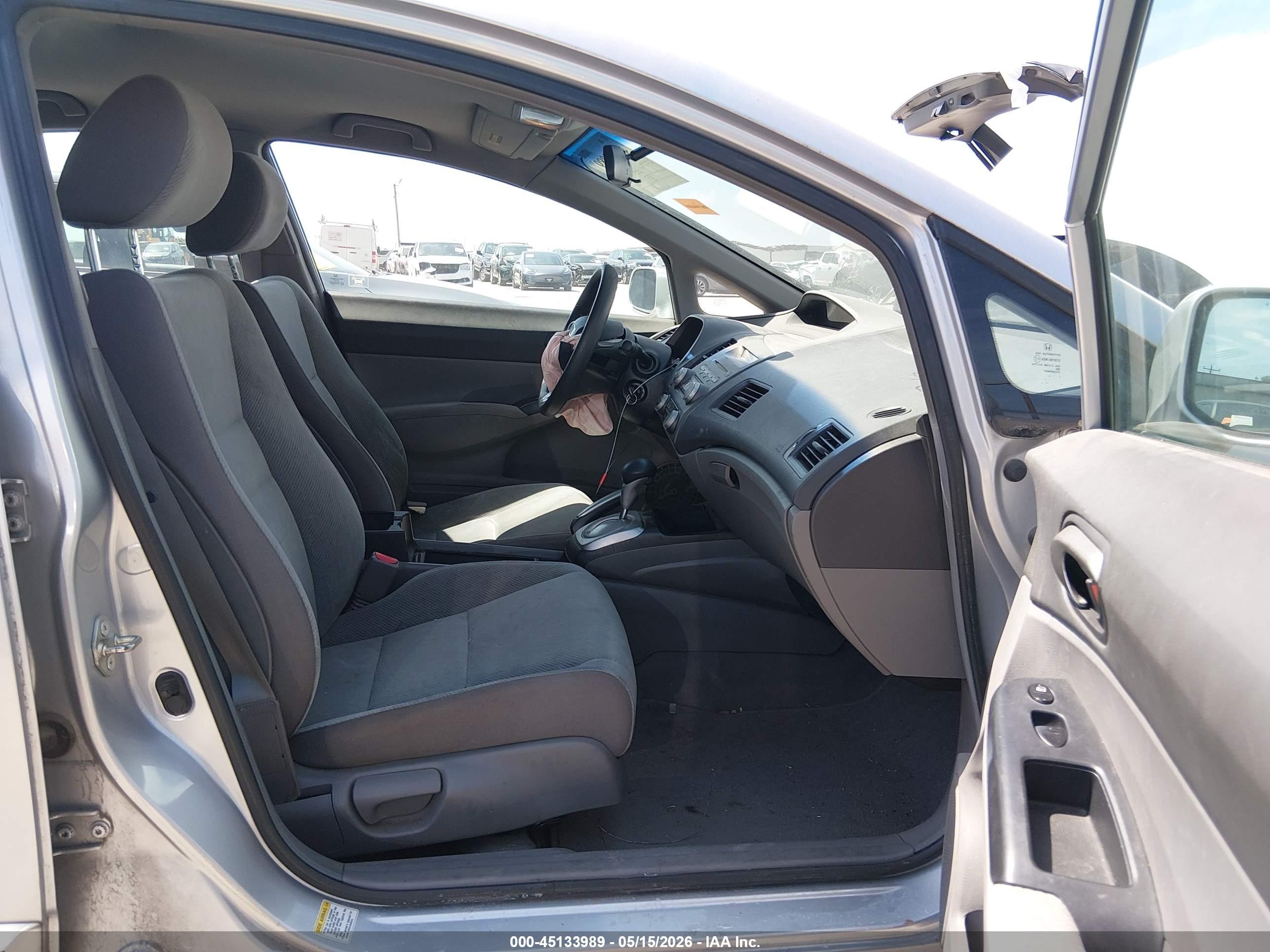 2010 Honda Civic Lx Silver vin: 19XFA1F57AE036504
