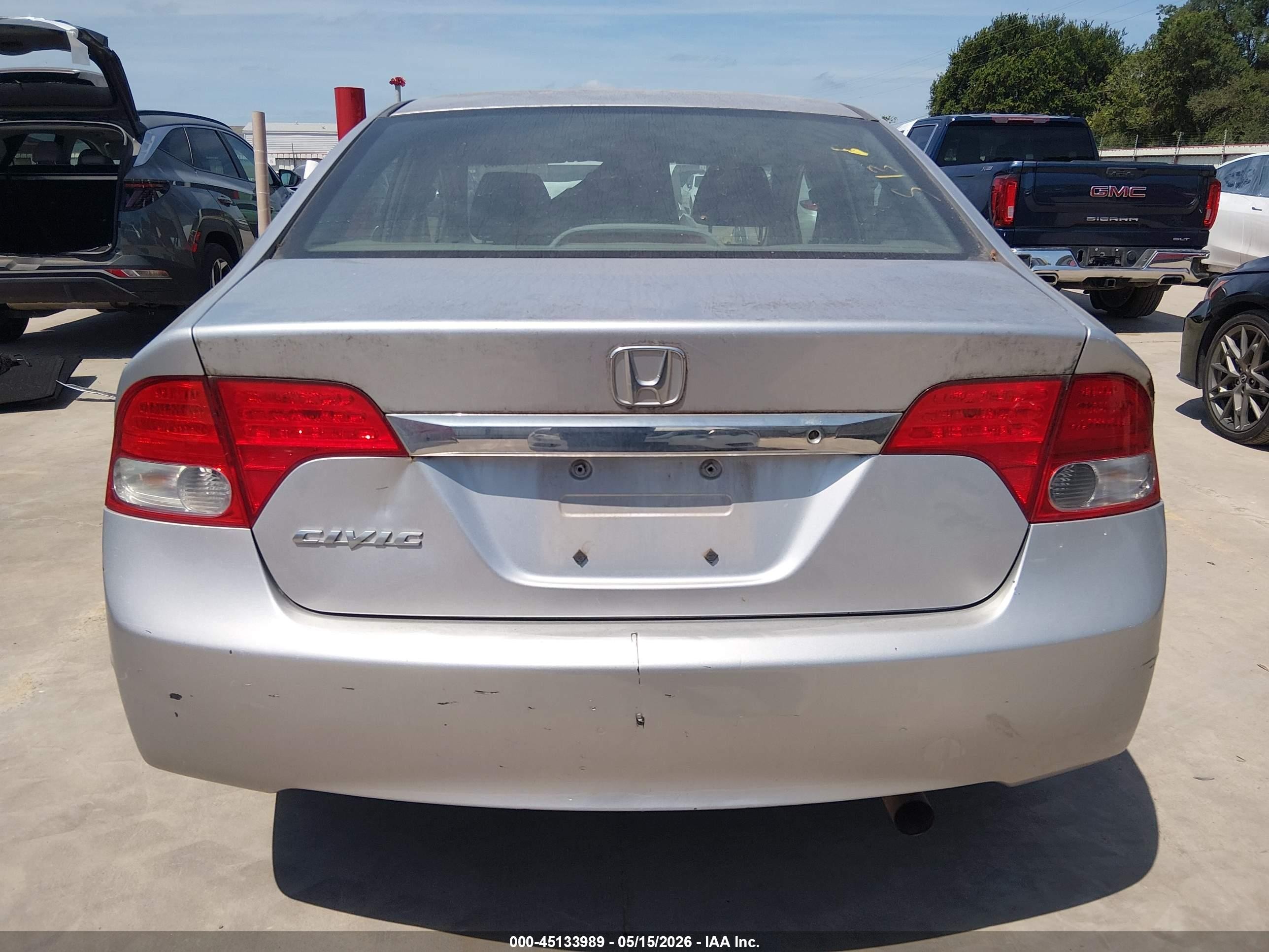 2010 Honda Civic Lx Silver vin: 19XFA1F57AE036504