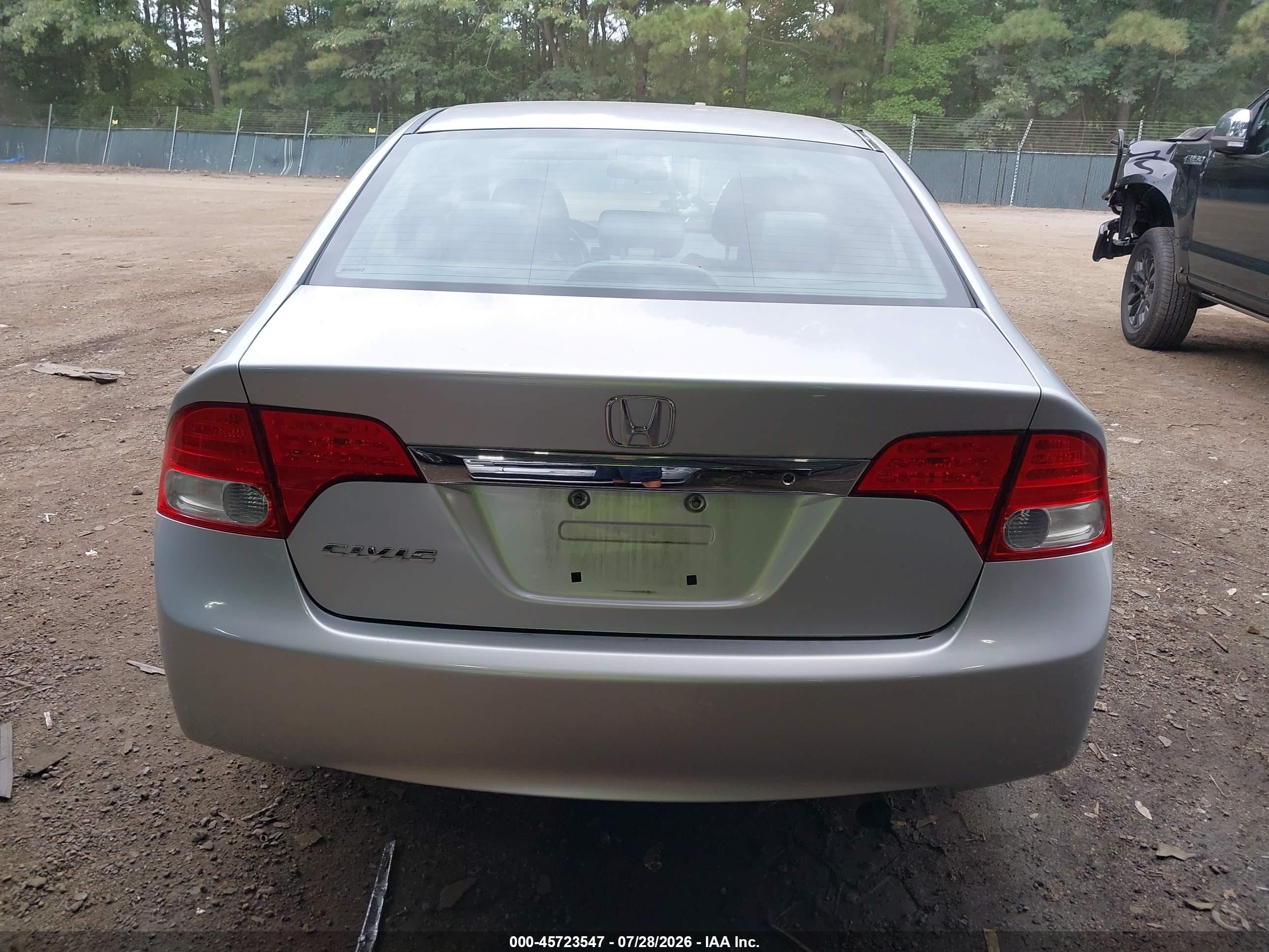 2011 Honda Civic Lx Silver vin: 19XFA1F57BE036567