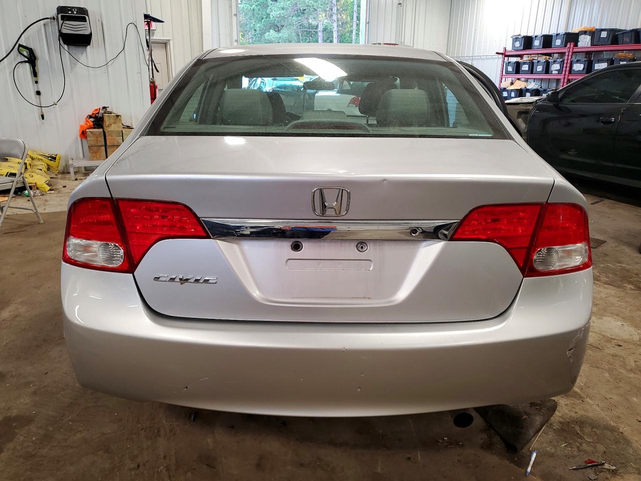 2011 Honda Civic Lx Silver vin: 19XFA1F57BE040747