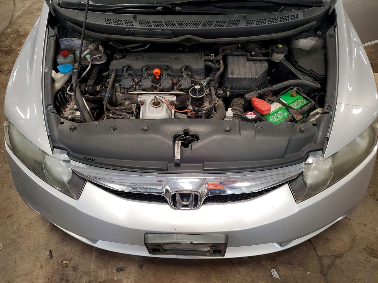 2011 Honda Civic Lx Silver vin: 19XFA1F57BE040747