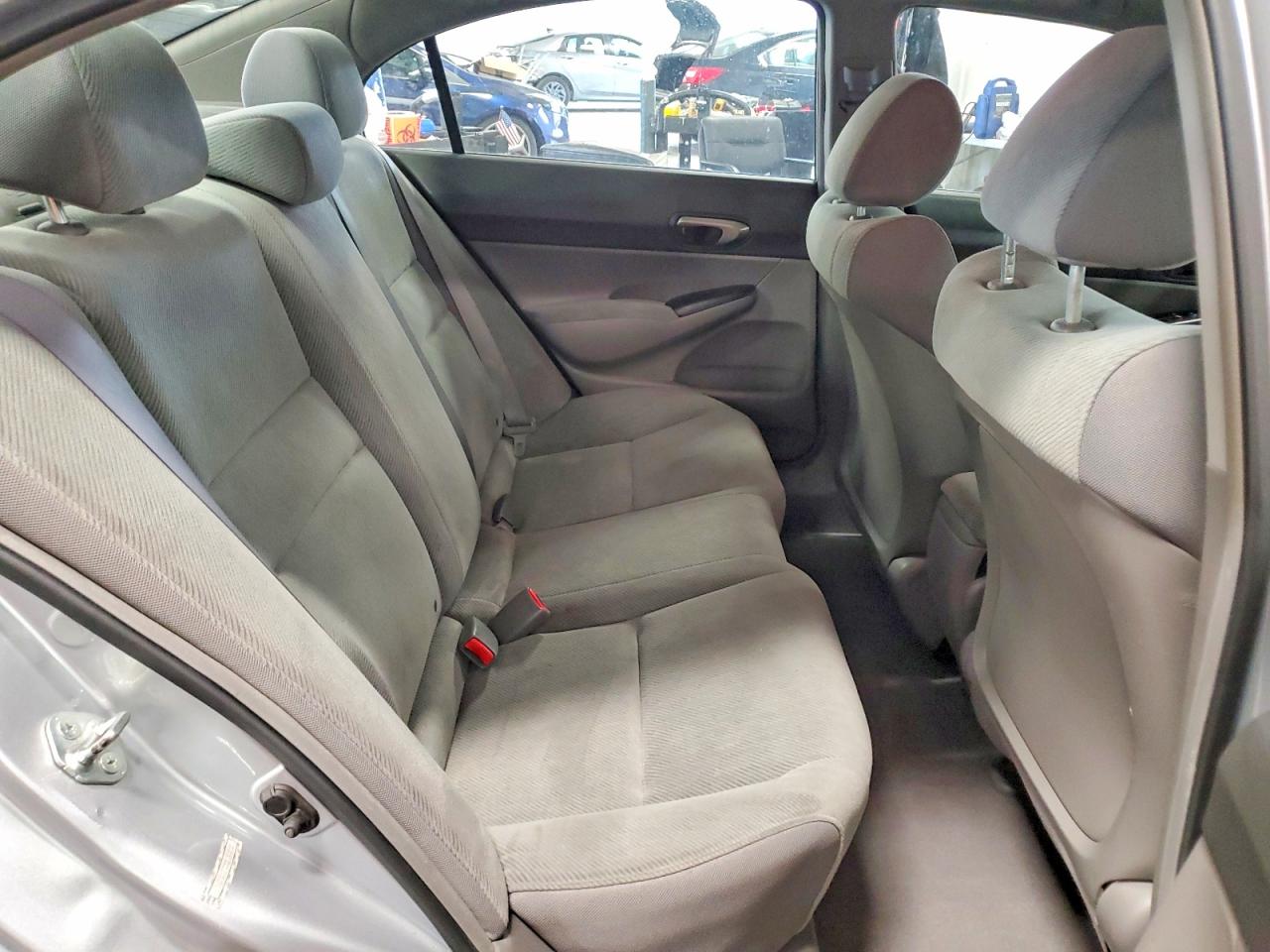 2011 Honda Civic Lx Silver vin: 19XFA1F57BE040747