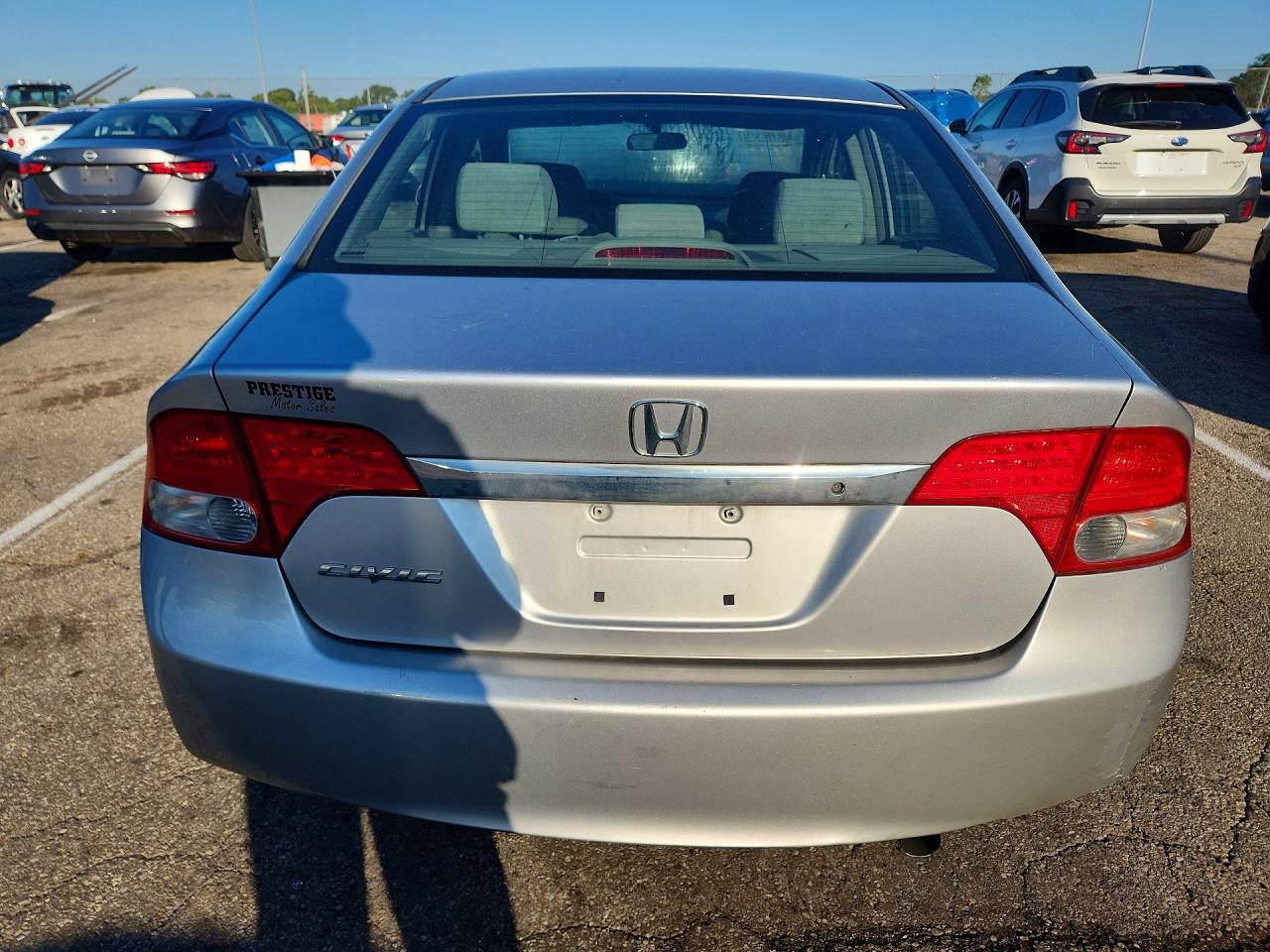 2010 Honda Civic Lx Silver vin: 19XFA1F58AE008209