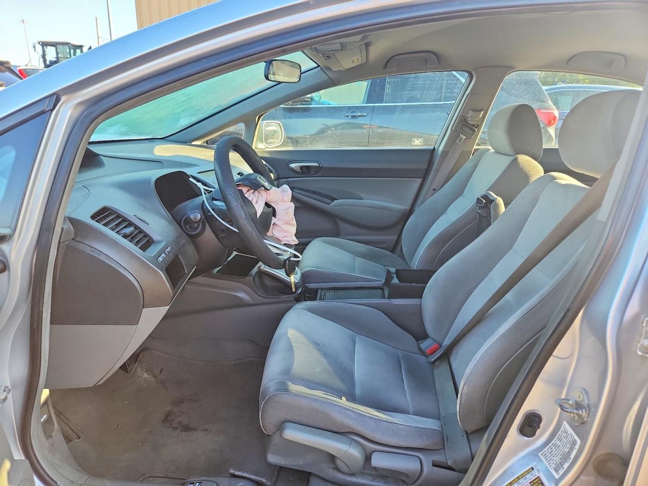 2010 Honda Civic Lx Silver vin: 19XFA1F58AE008209