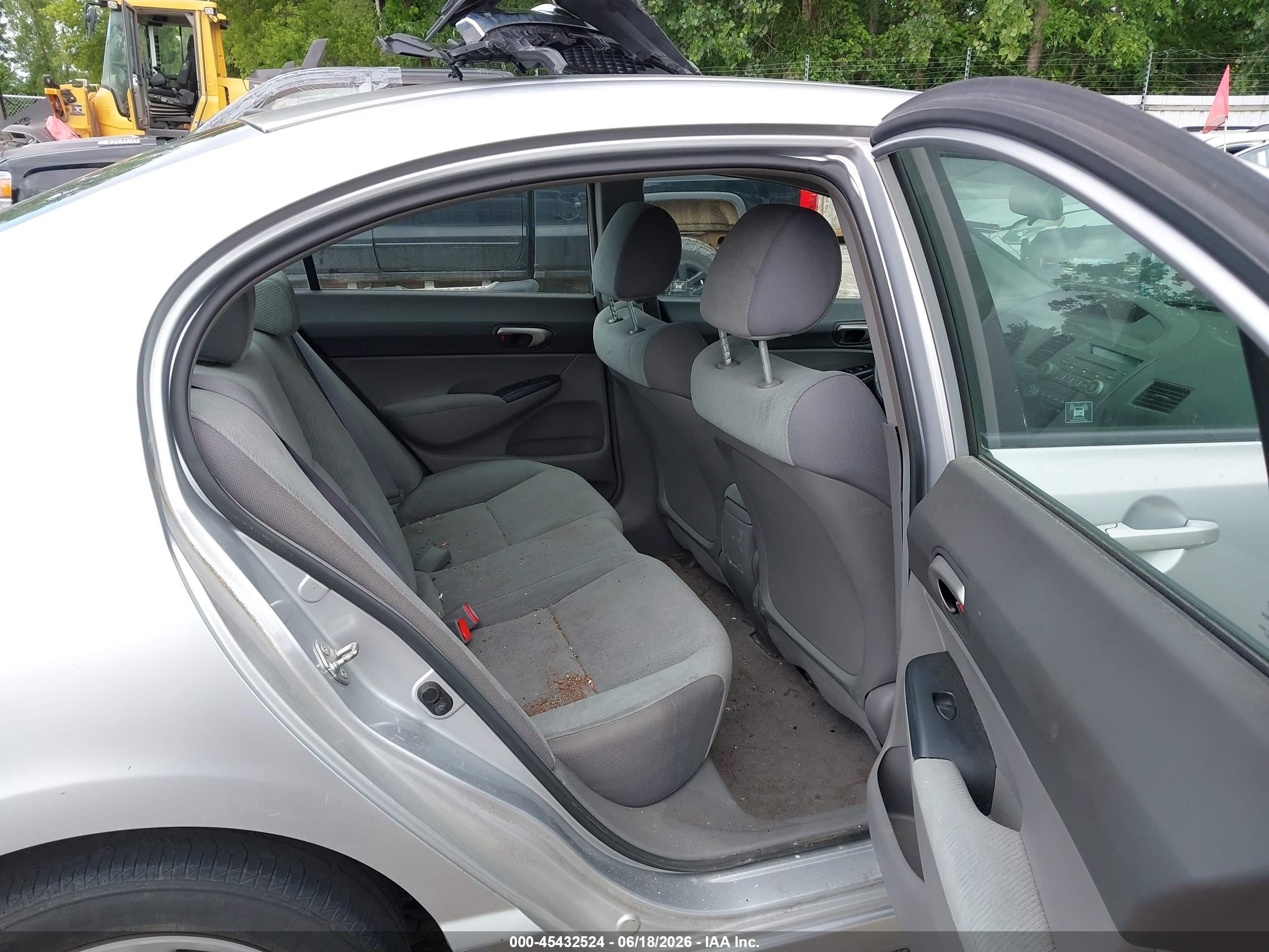 2010 Honda Civic Lx Silver vin: 19XFA1F58AE031005