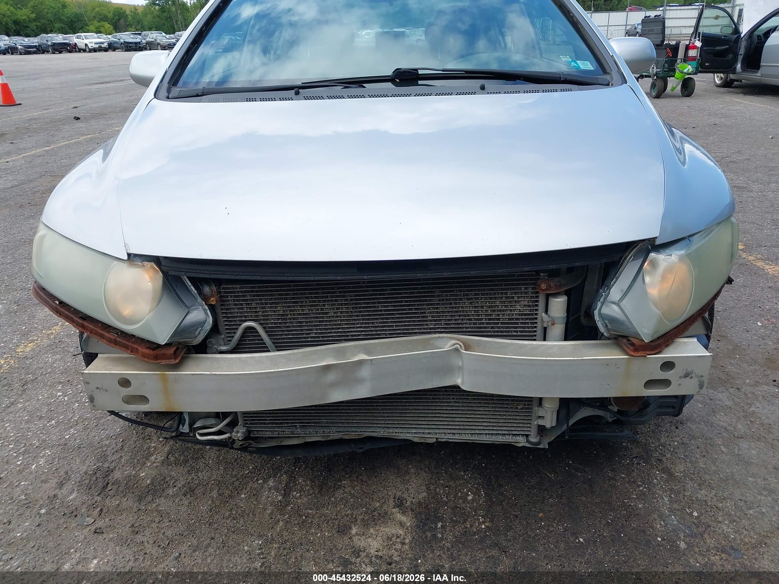 2010 Honda Civic Lx Silver vin: 19XFA1F58AE031005