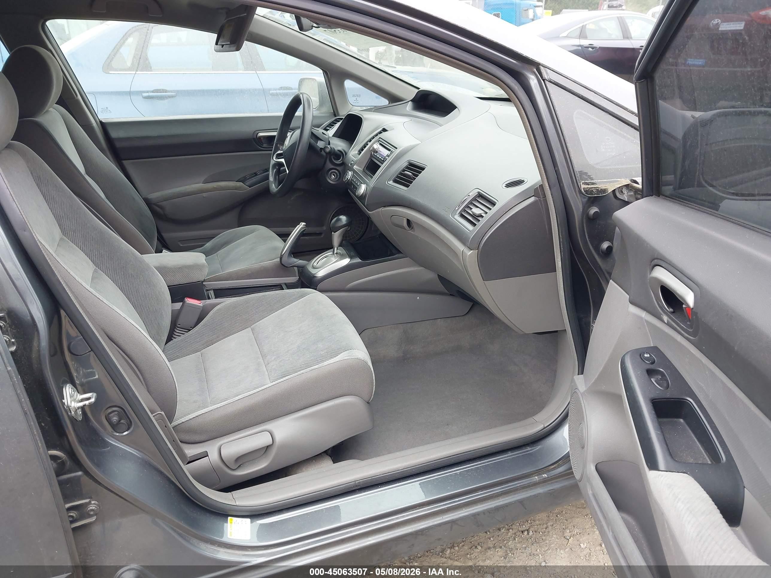 2010 Honda Civic Lx Gray vin: 19XFA1F58AE048354