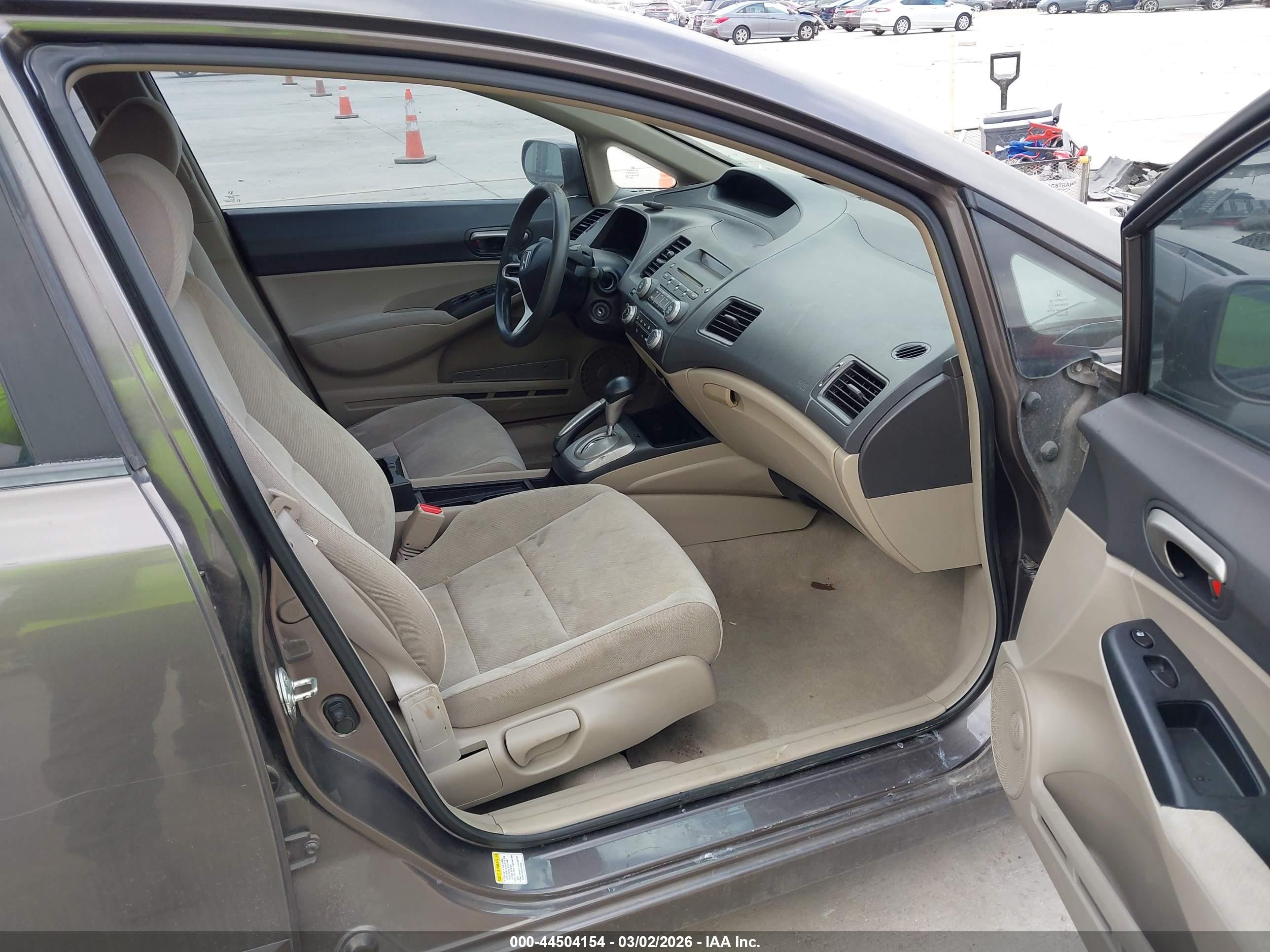 2010 Honda Civic Lx Gray vin: 19XFA1F58AE050038