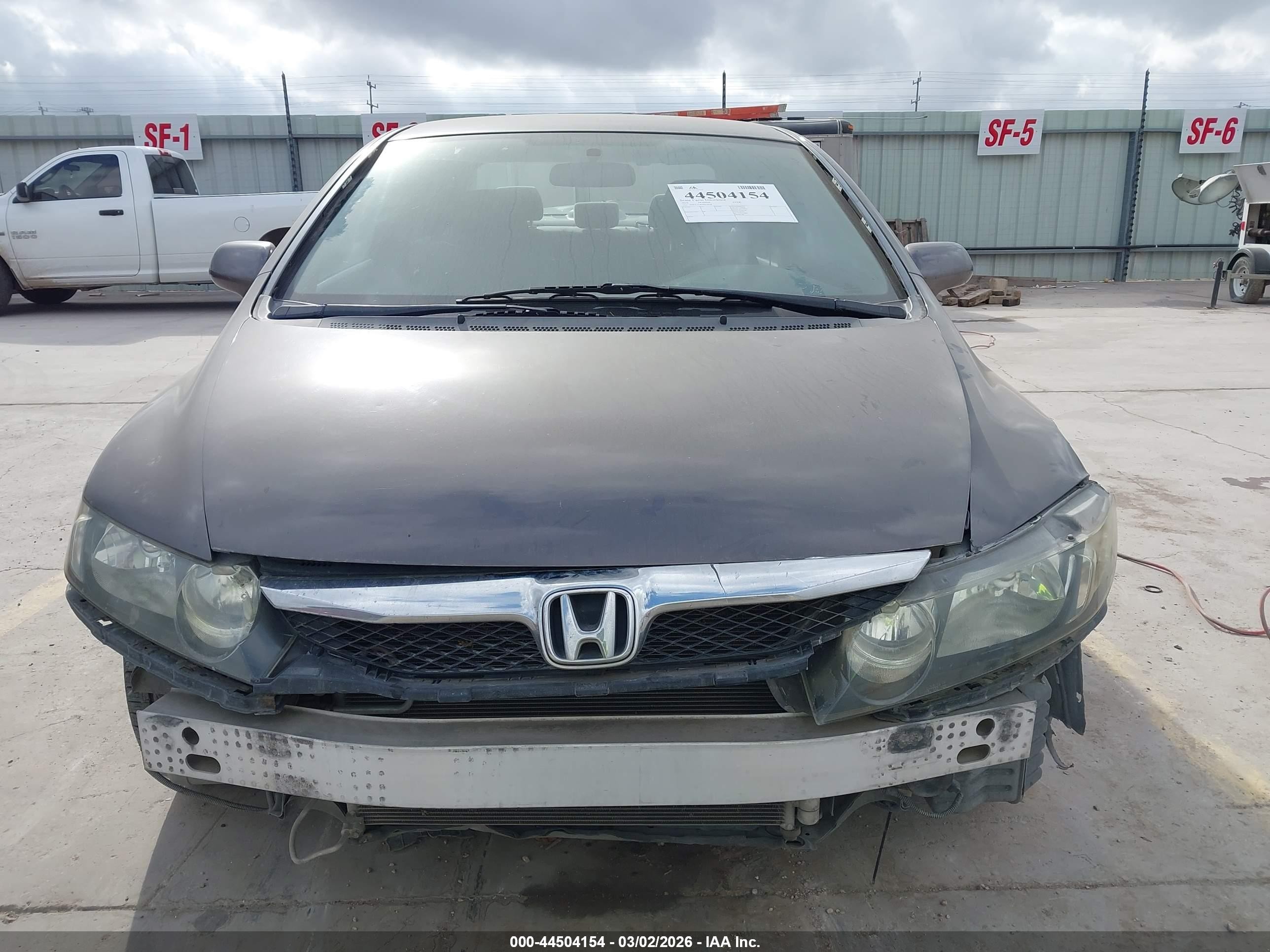 2010 Honda Civic Lx Gray vin: 19XFA1F58AE050038