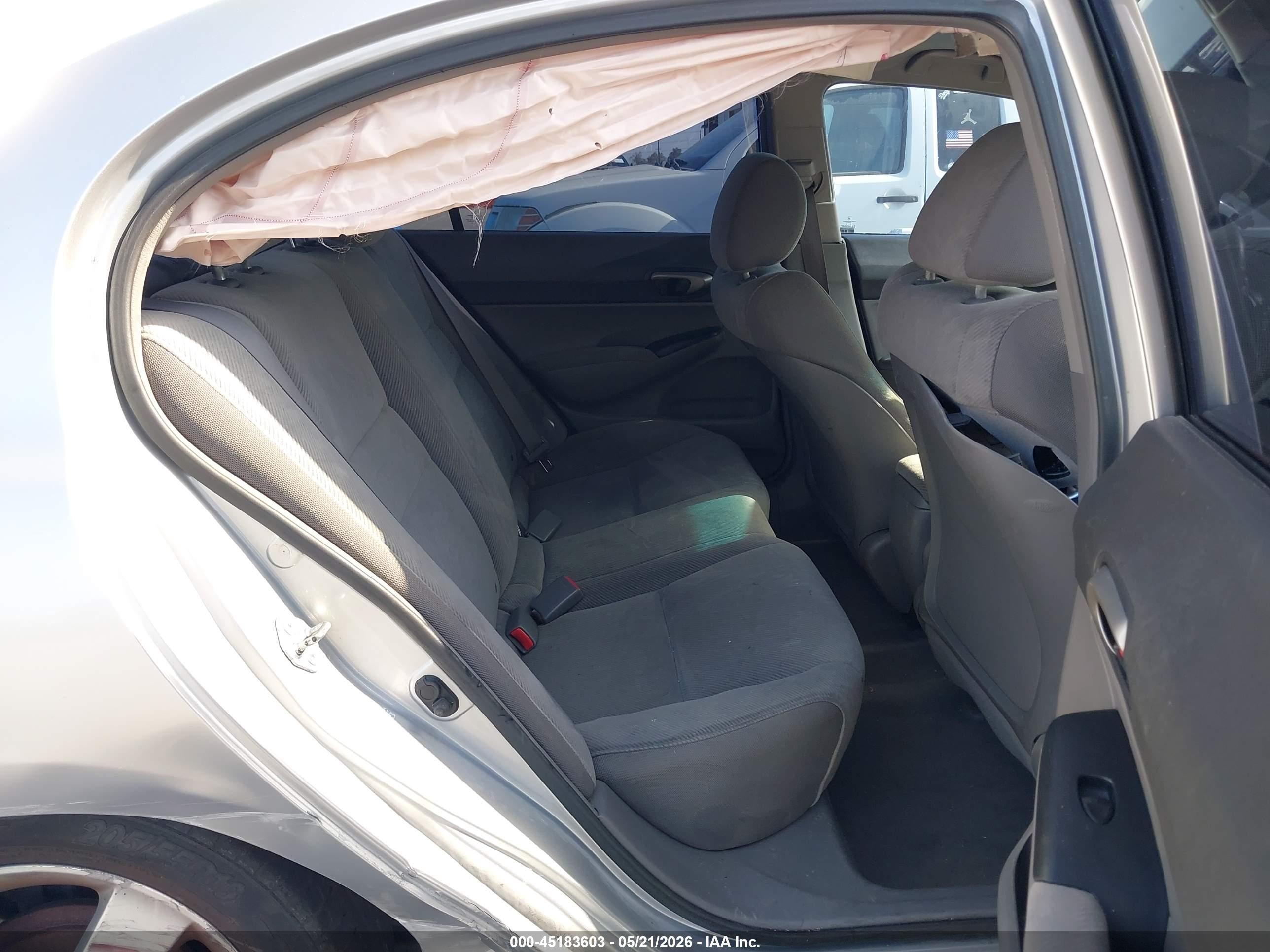 2010 Honda Civic Lx Silver vin: 19XFA1F58AE073545