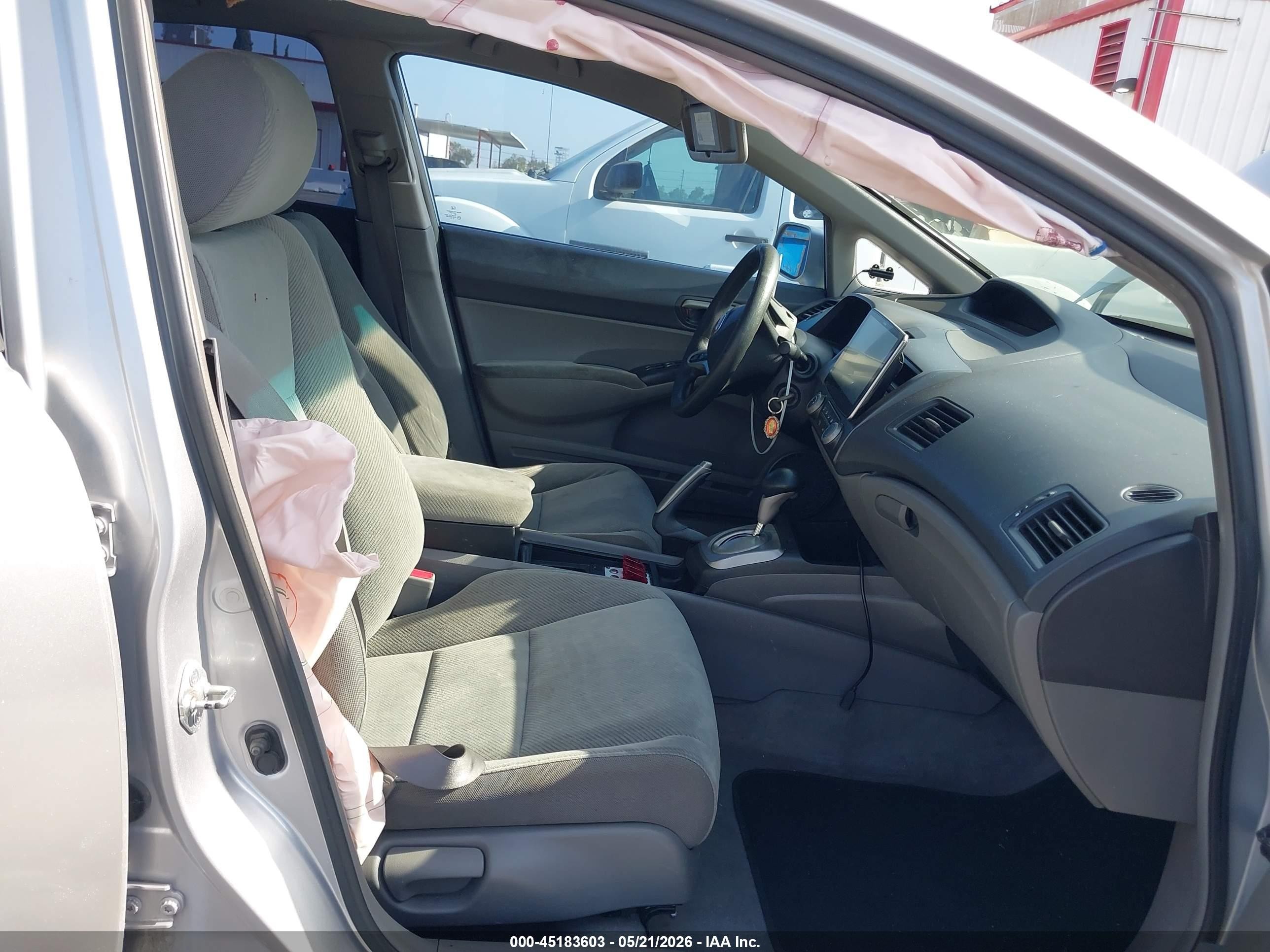 2010 Honda Civic Lx Silver vin: 19XFA1F58AE073545