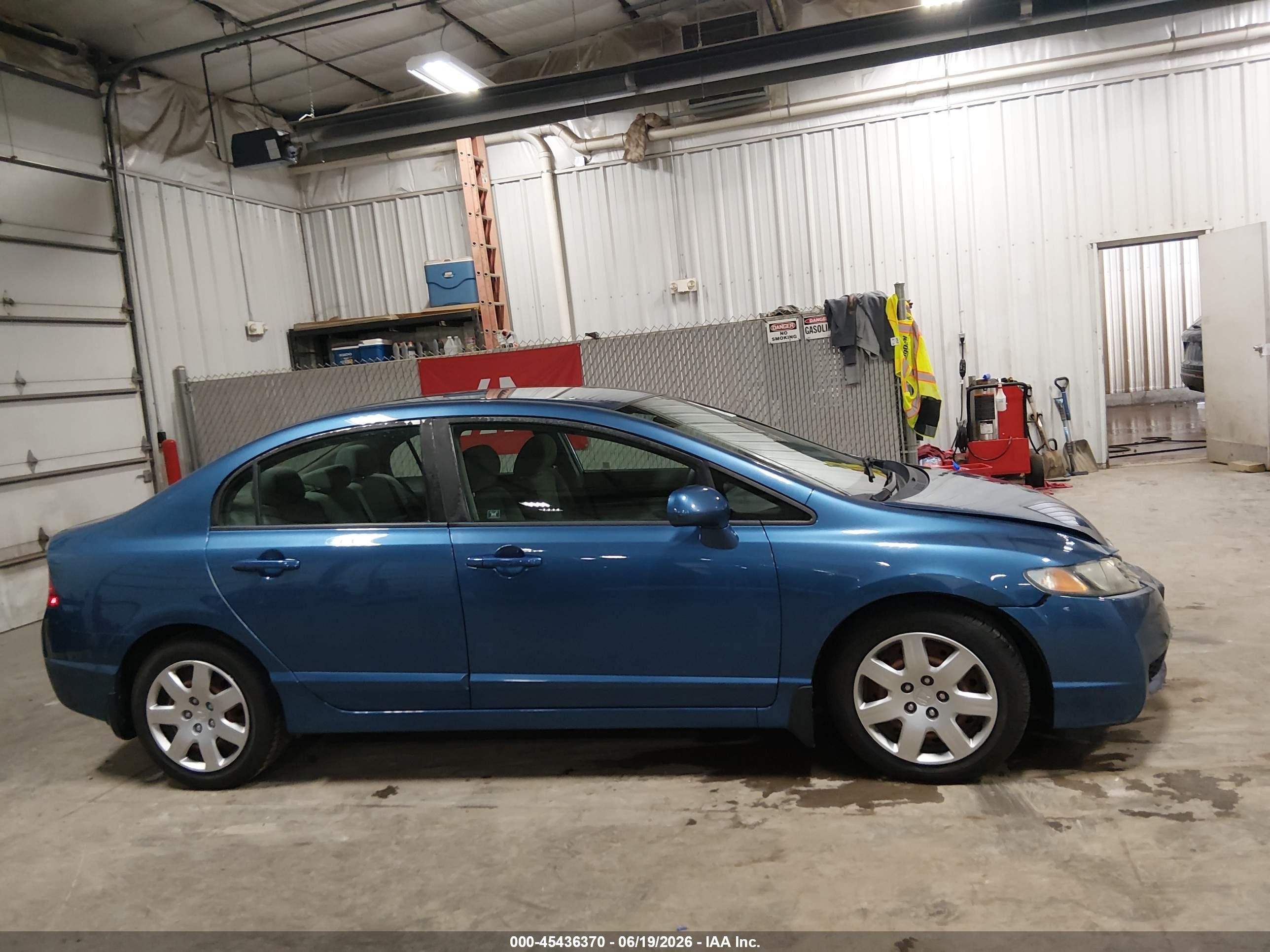 2011 Honda Civic Lx Blue vin: 19XFA1F59BE019365