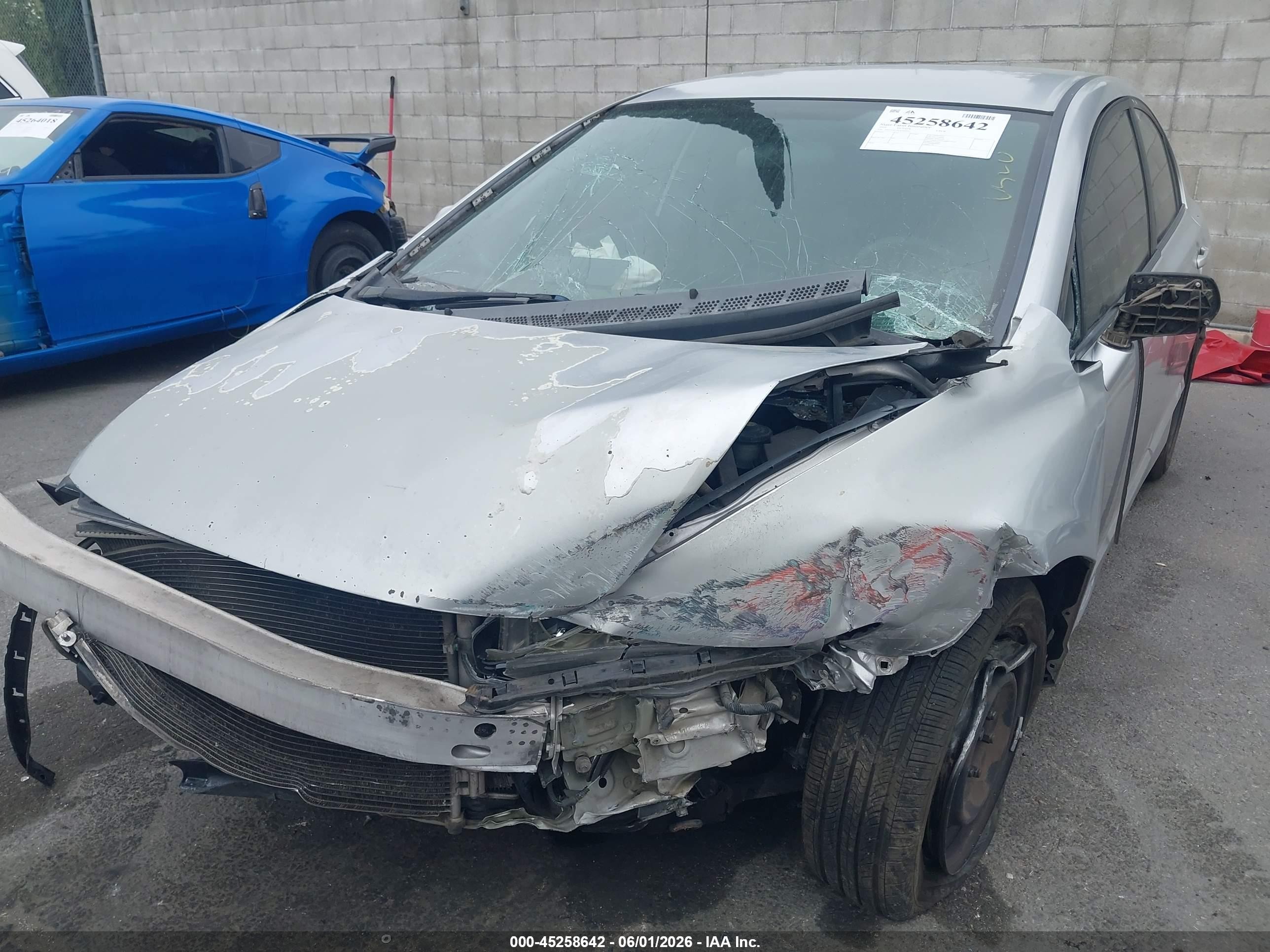 2010 Honda Civic Lx Silver vin: 19XFA1F5XAE067651